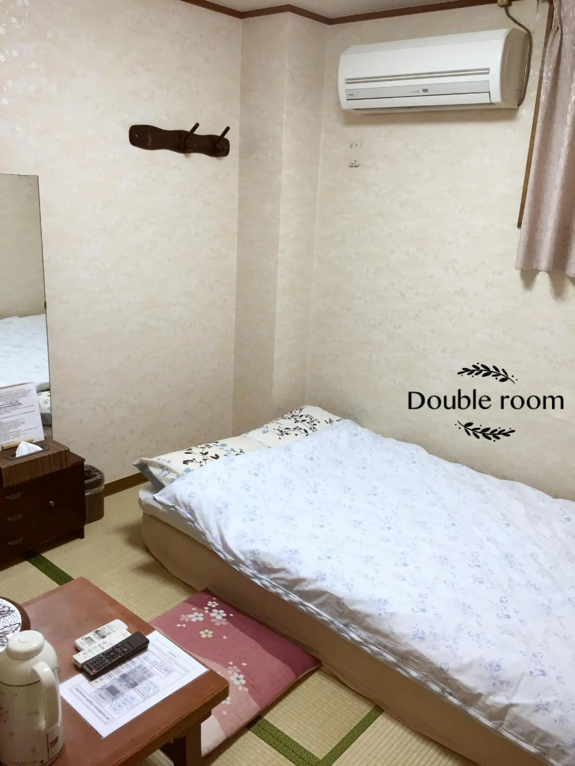 Bedroom, Bed in Asakusa Ryokan Toukaisou