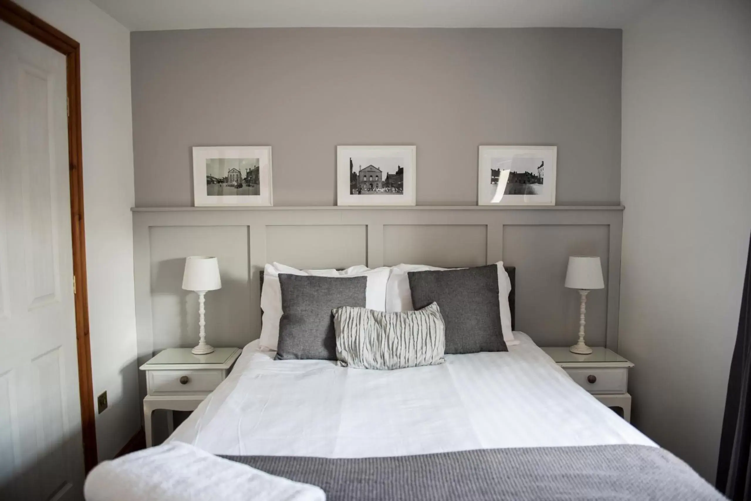 Standard Double Room - single occupancy in The George Hotel Standard Double Room - single occupancy in The George Hotel