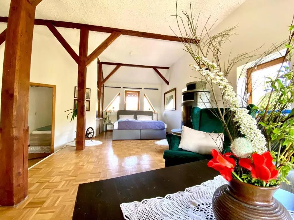 Bed in Hotel Weiße Mühle