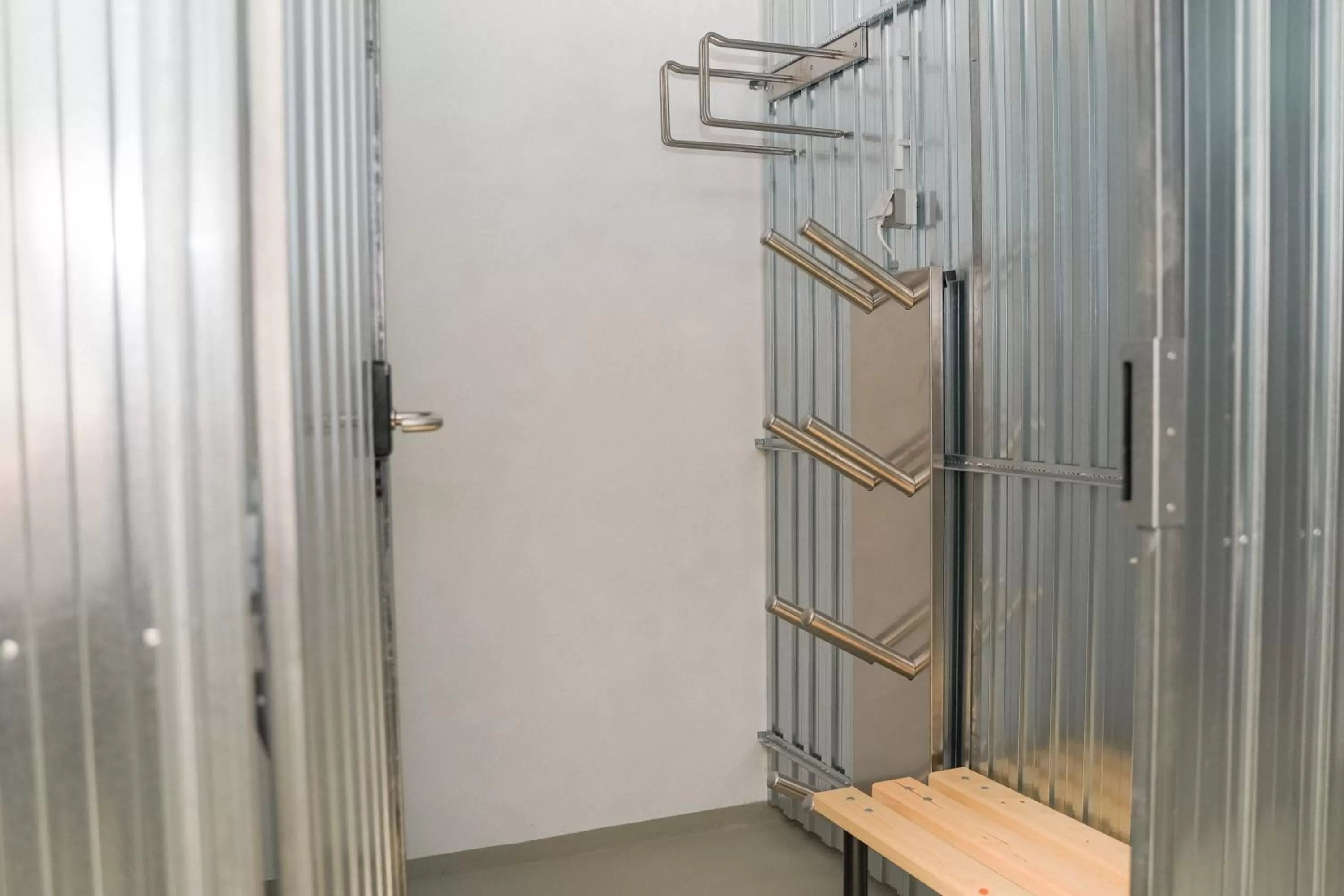 Skiing in Das Lenz by Inncomer