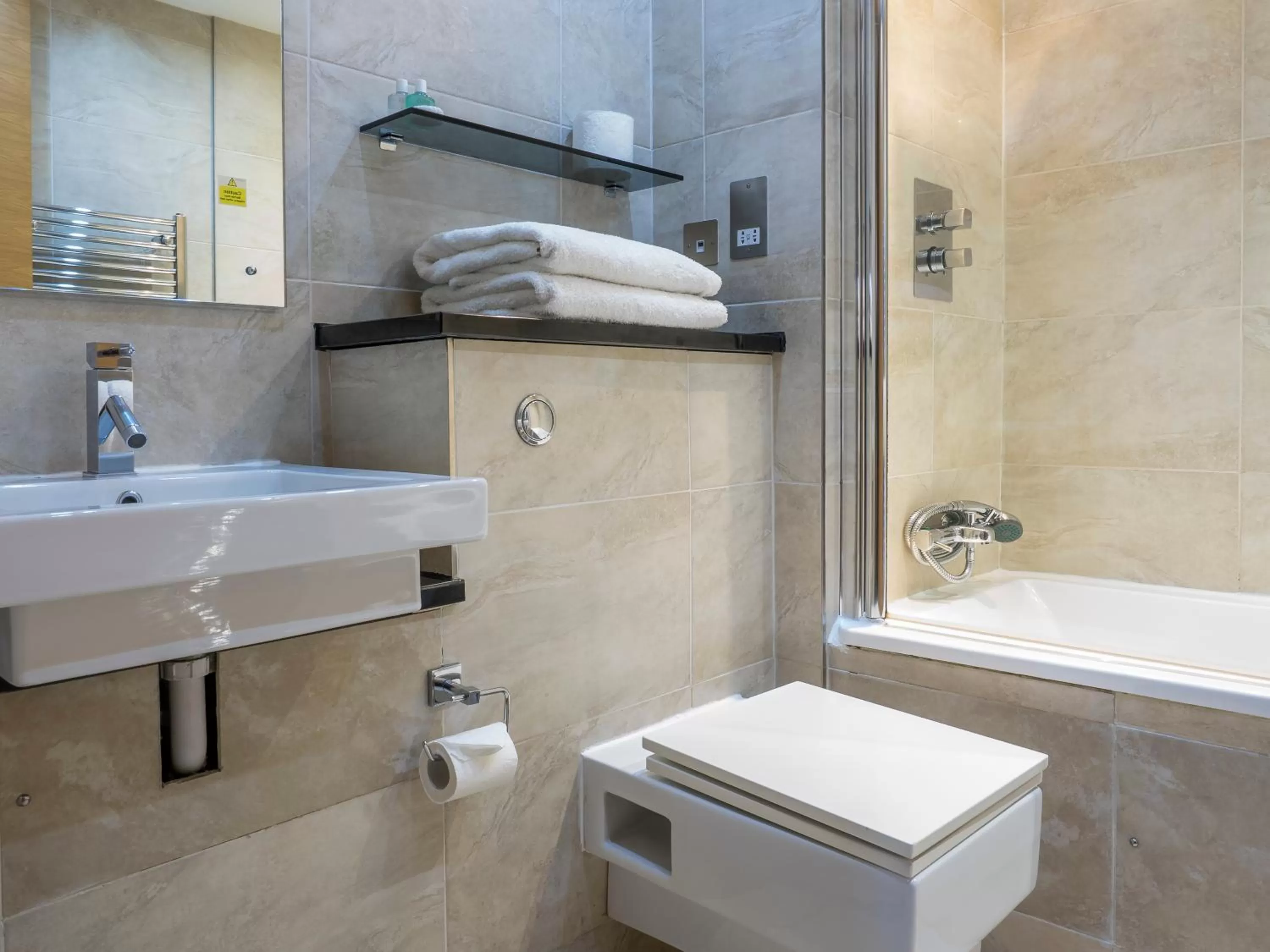 Toilet in Posh Pads - Liverpool 1 - Apart-Hotel