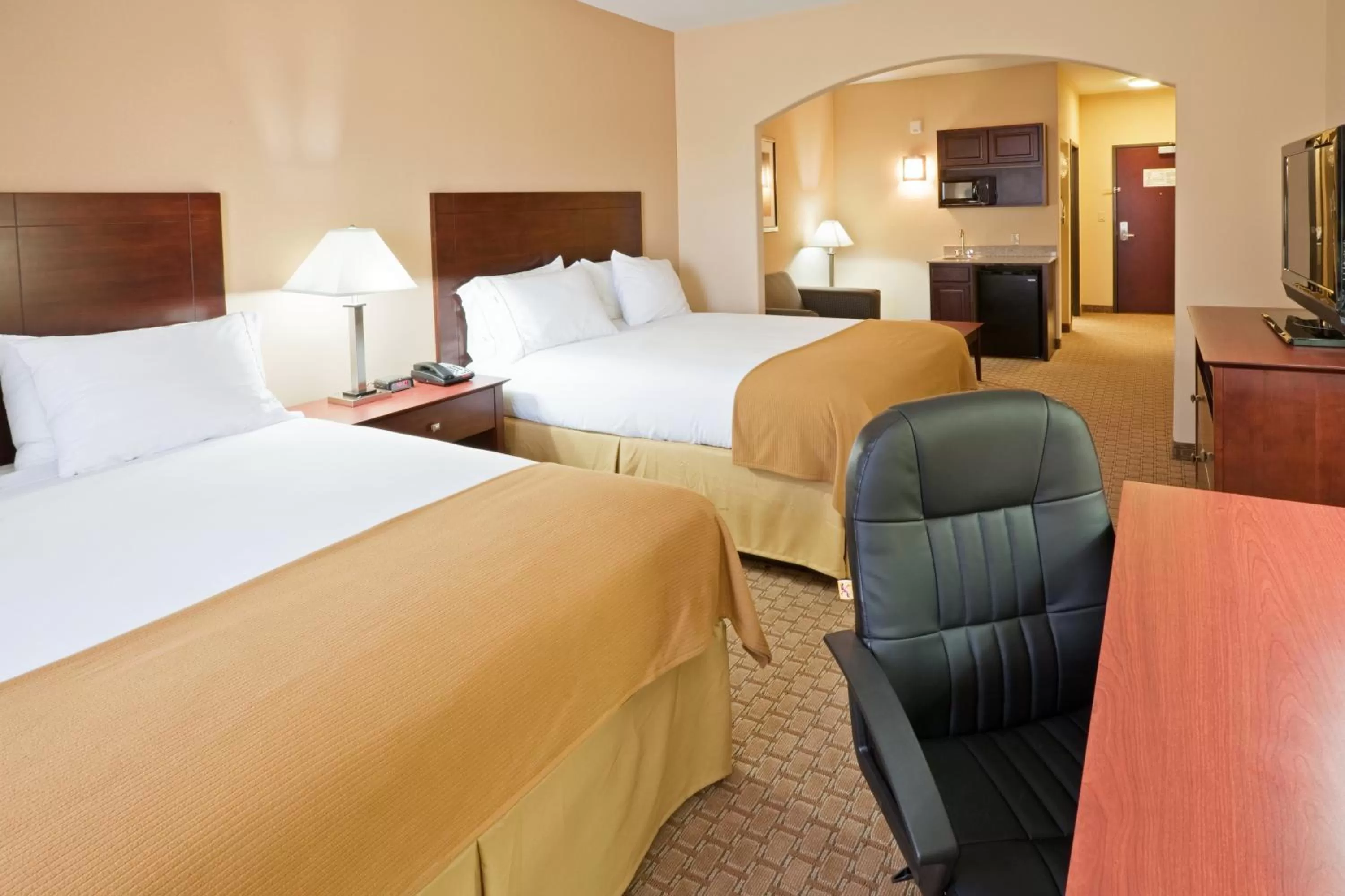 Photo of the whole room, Bed in Holiday Inn Express Guymon by IHG