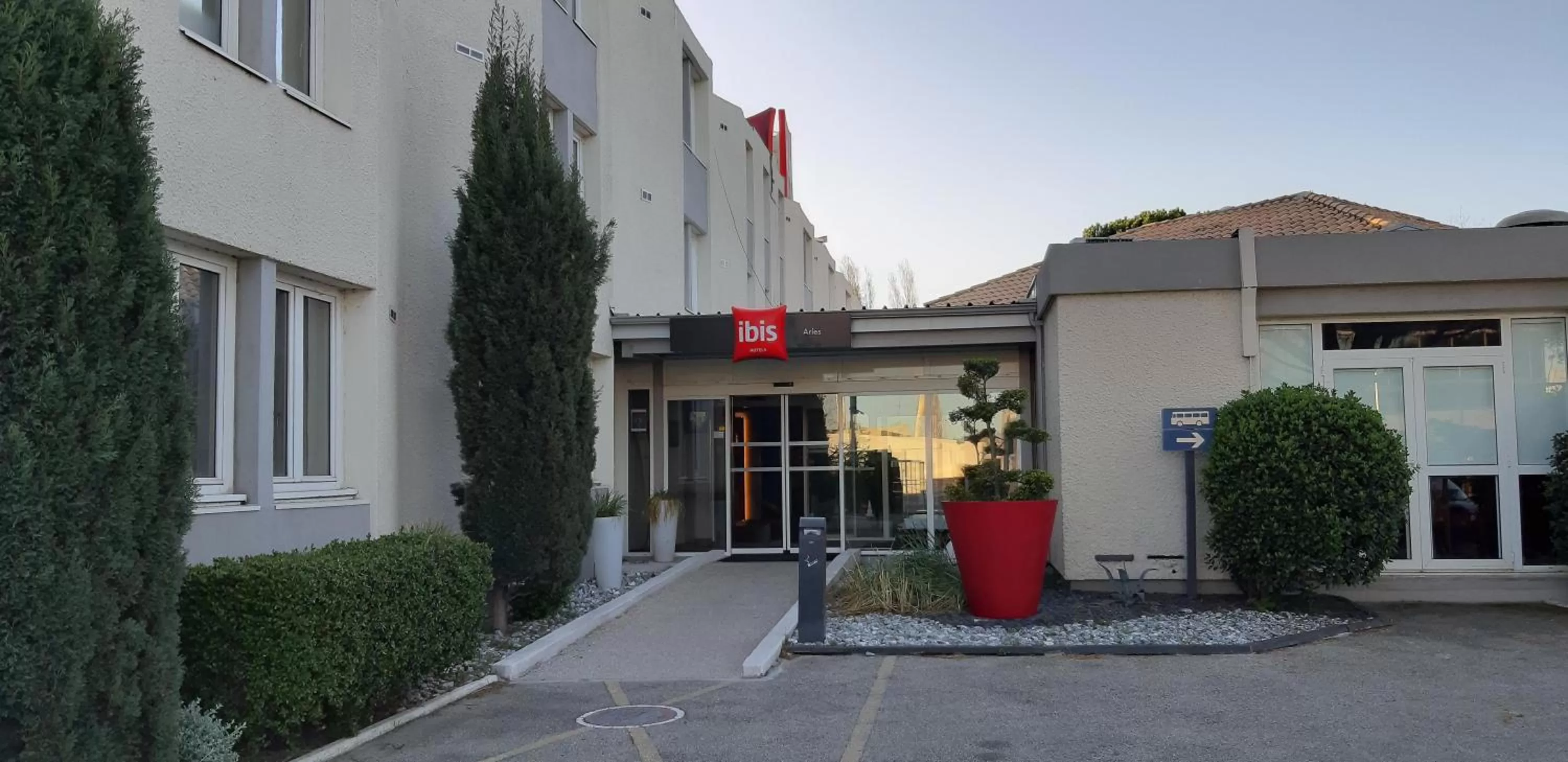 Property building in ibis Arles