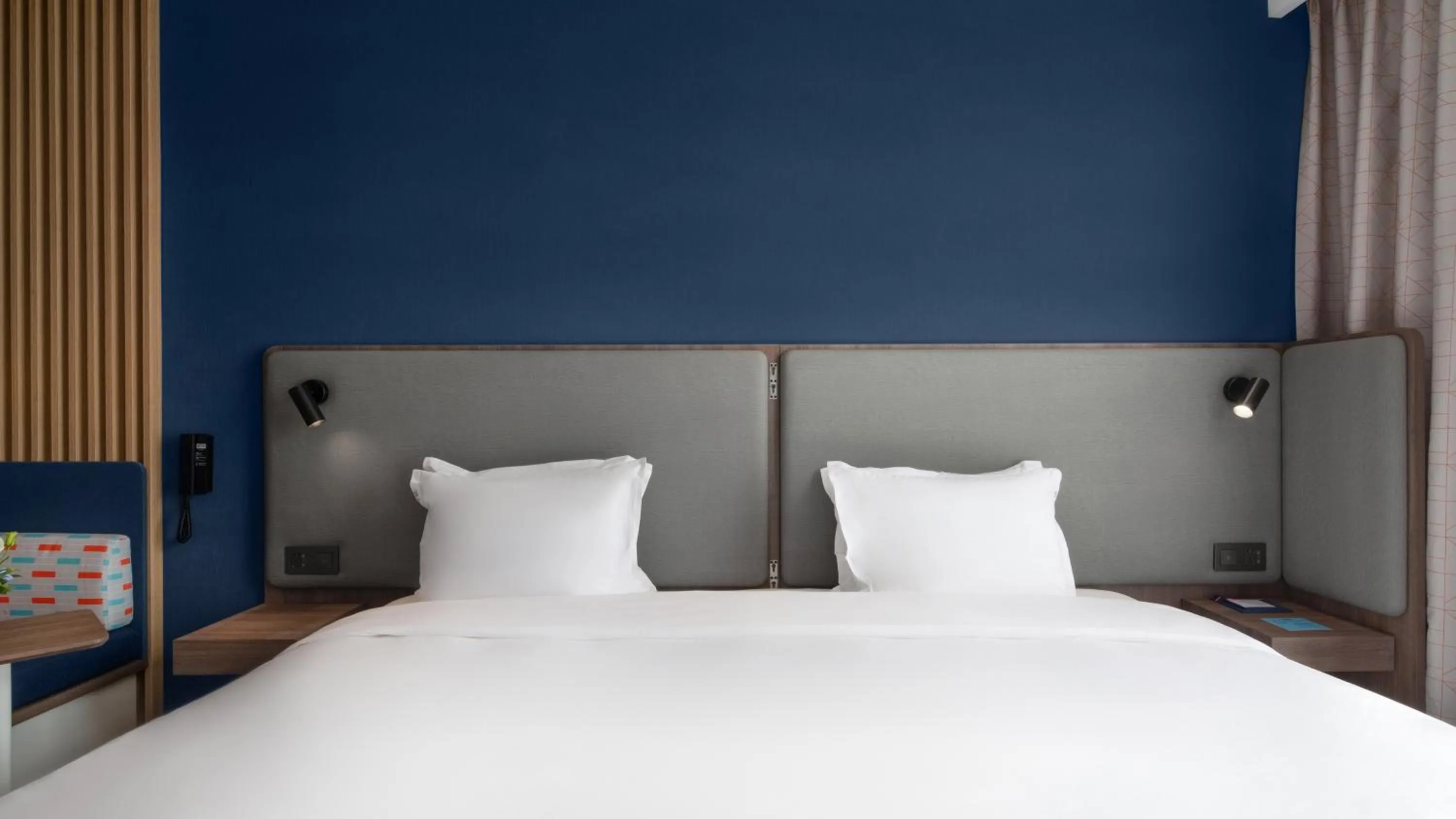 Bed in Holiday Inn Express Shanghai Hongqiao North by IHG