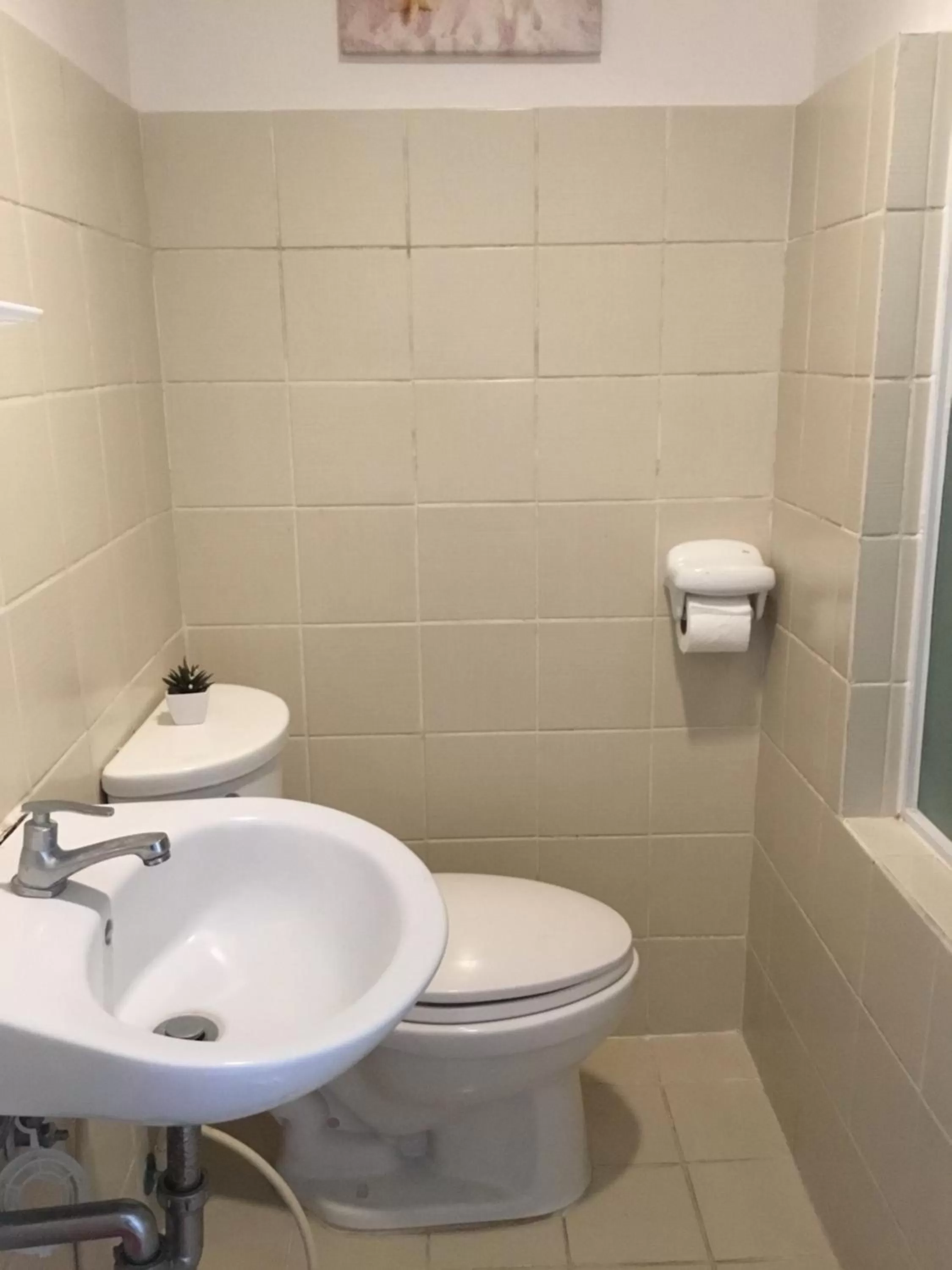 Condo with Free Swimming Pool & Viewing Deck