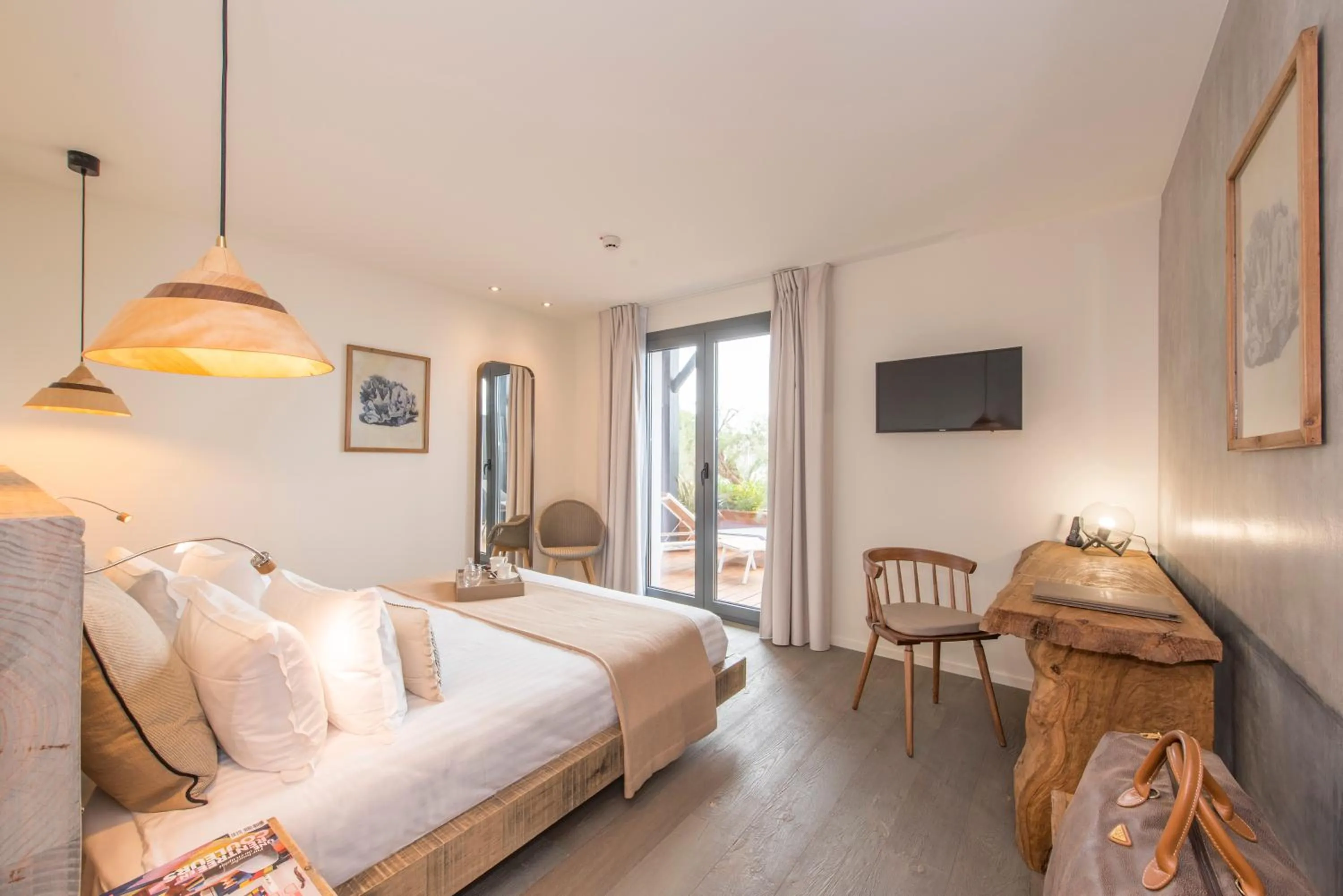 Photo of the whole room, Bed in L'Anderenis Boutique Hôtel