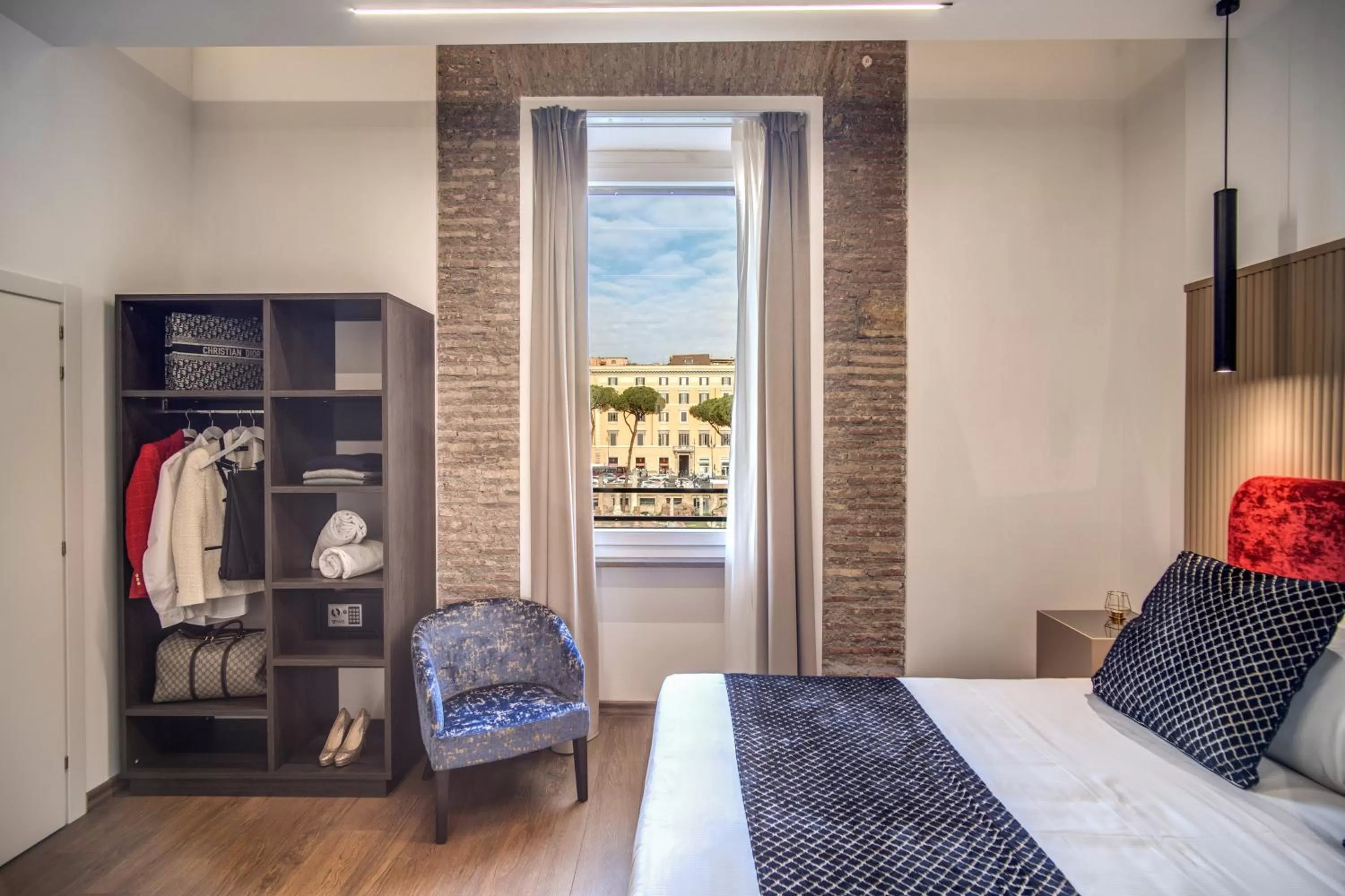 Photo of the whole room, Bed in Little Queen Suite