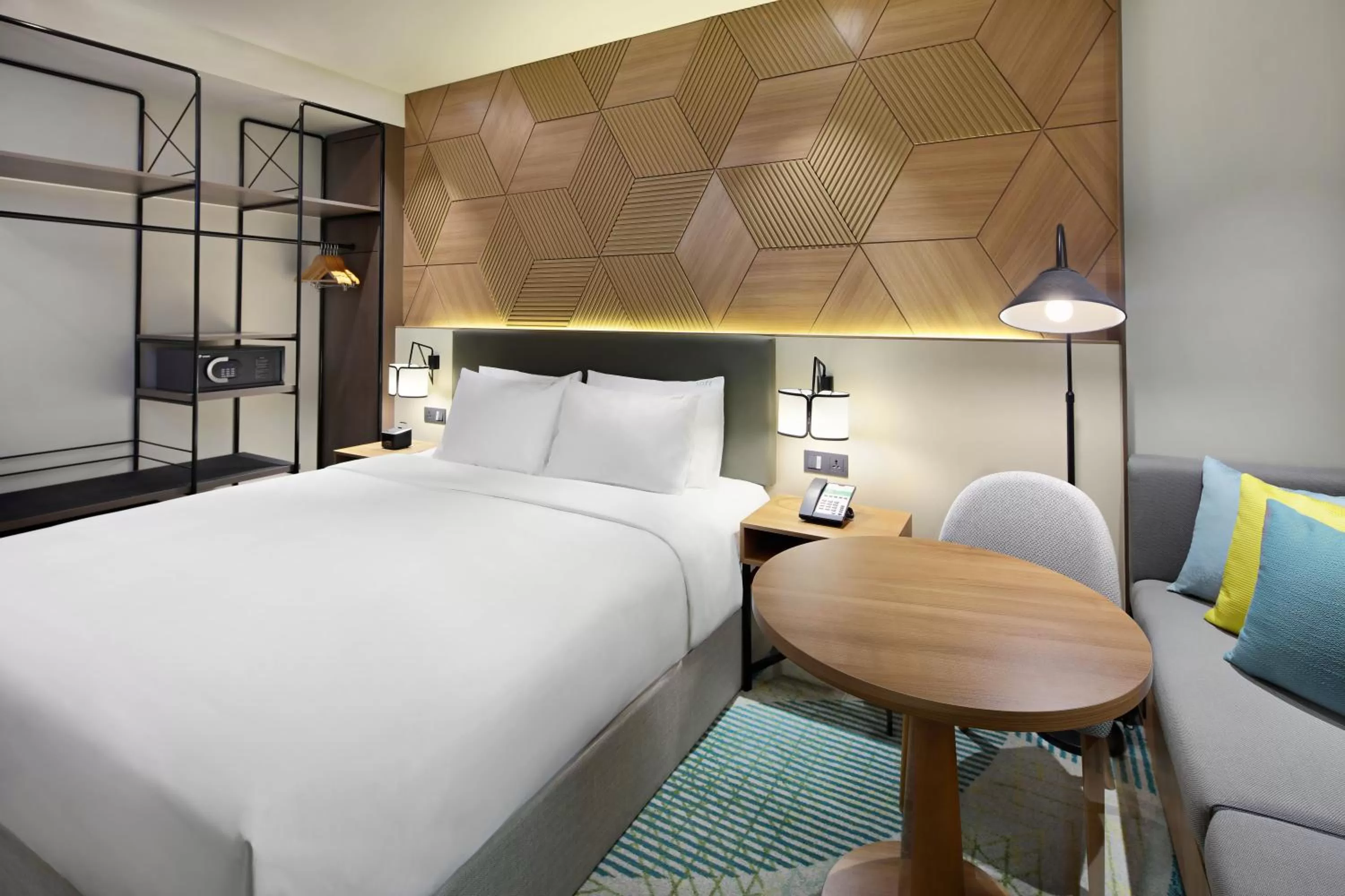 Bedroom, Bed in Holiday Inn Cebu City by IHG
