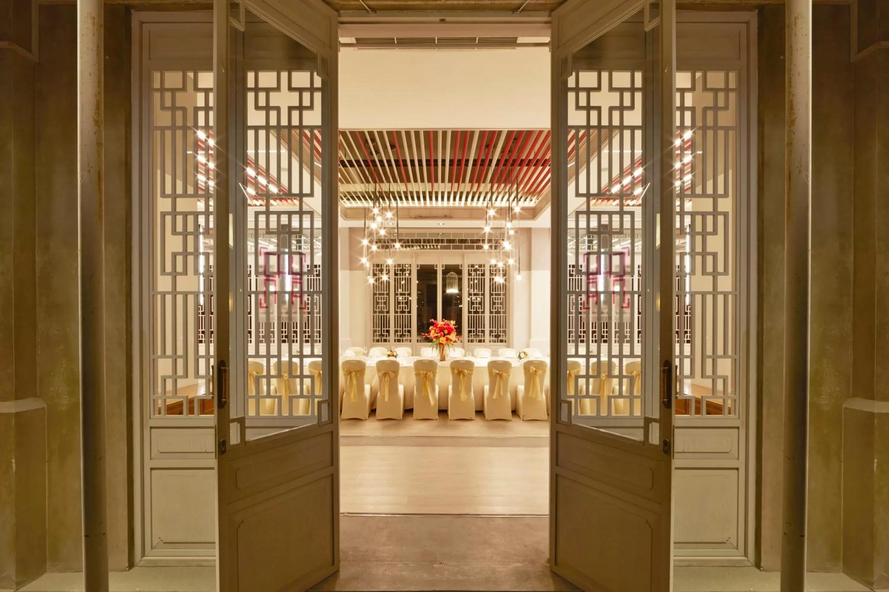 The Quarter Hualamphong by UHG