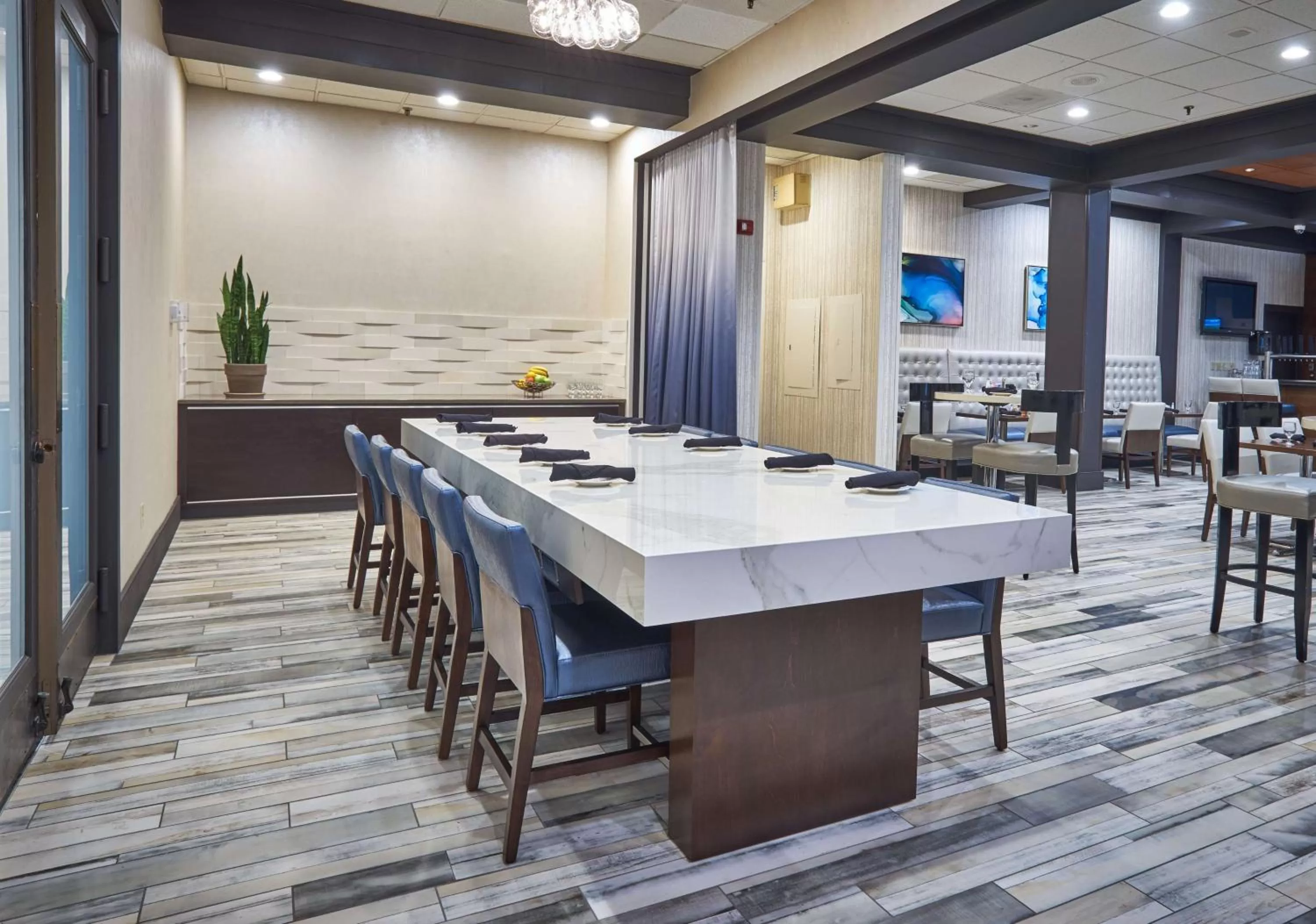 Restaurant/places to eat in Hilton Knoxville