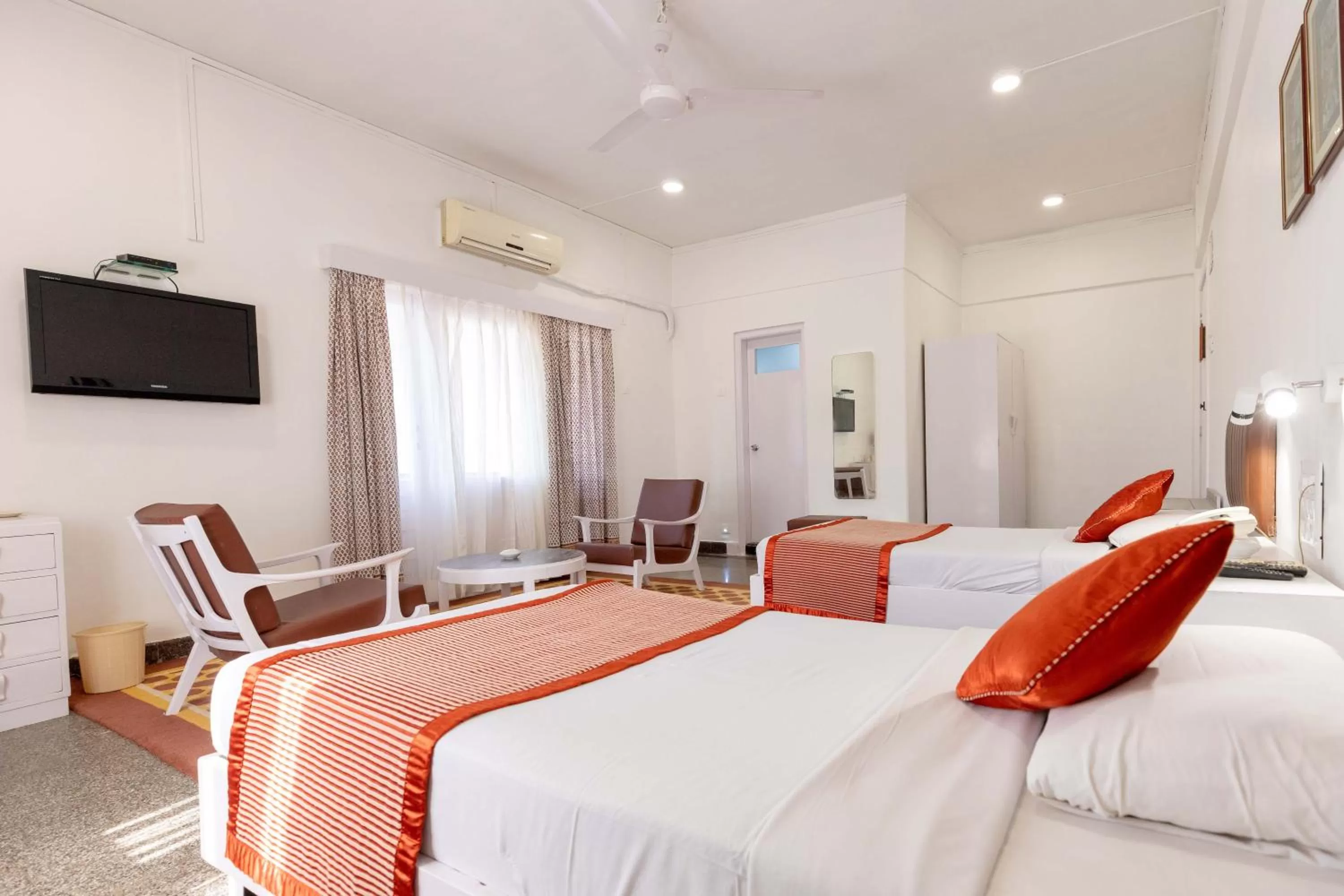 Bedroom, Bed in West End Hotel Opp Bombay Hospital