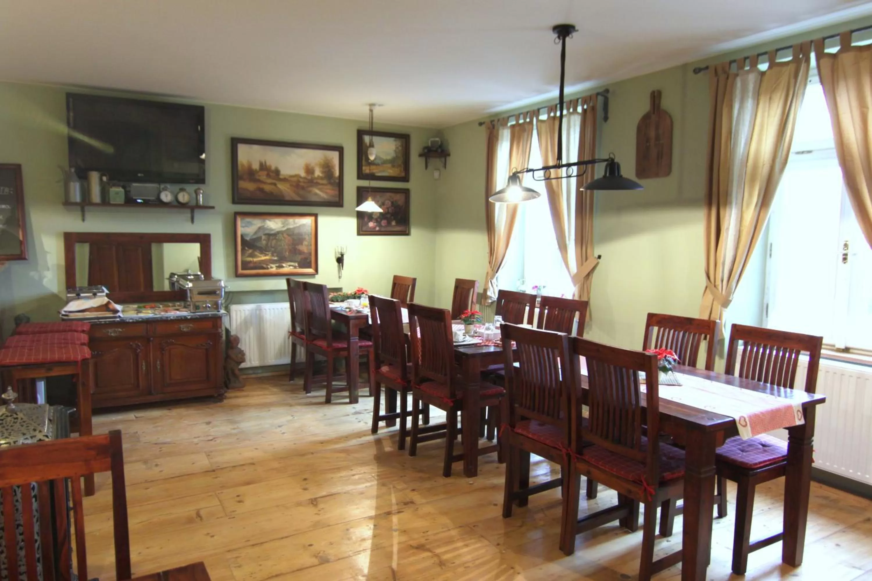 Communal lounge/ TV room in Hotel Stará Pekárna s privátním wellness