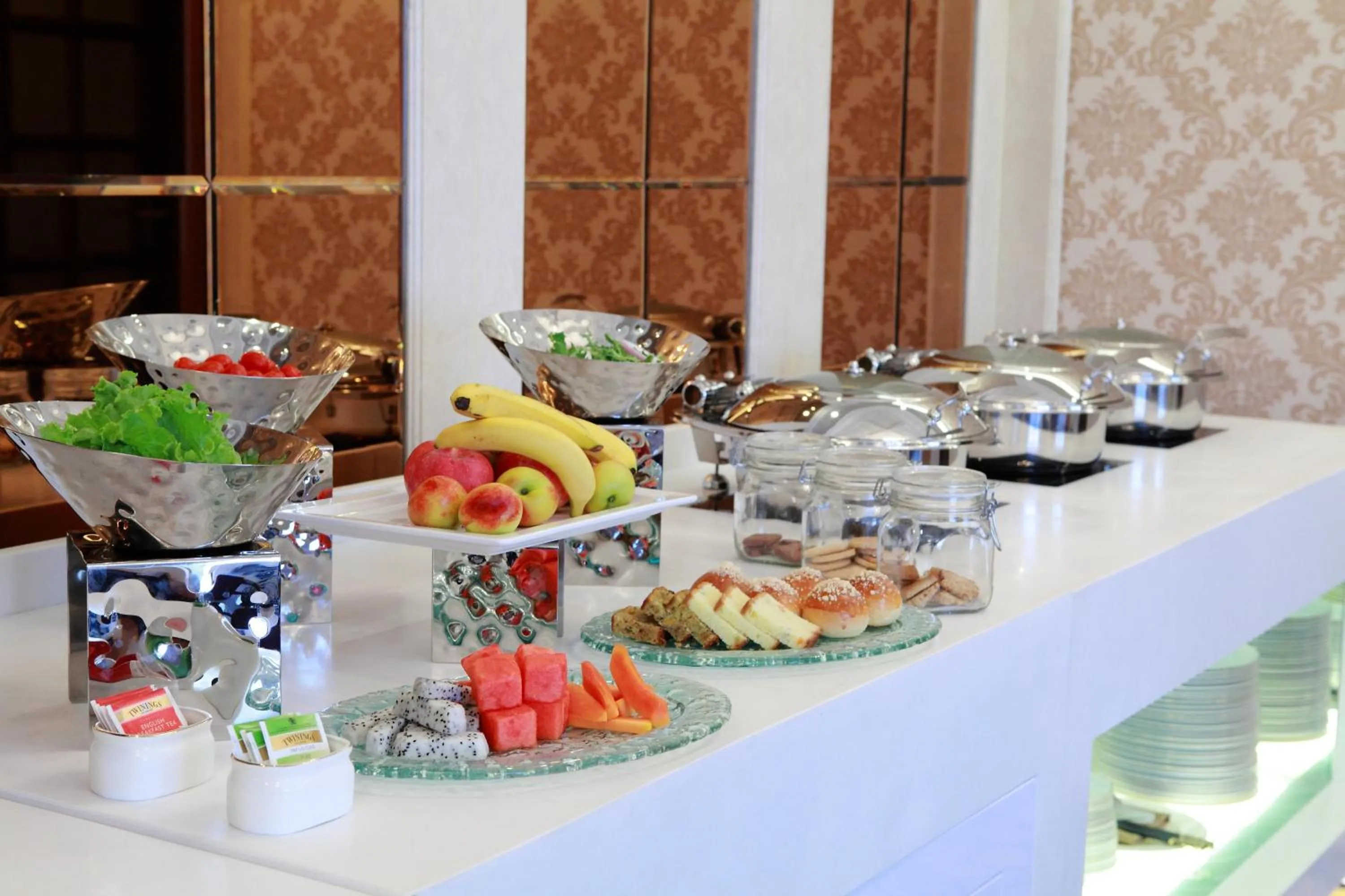 Food and drinks in Merry Hotel Shanghai (Former Rendezvous Merry Hotel Shanghai)