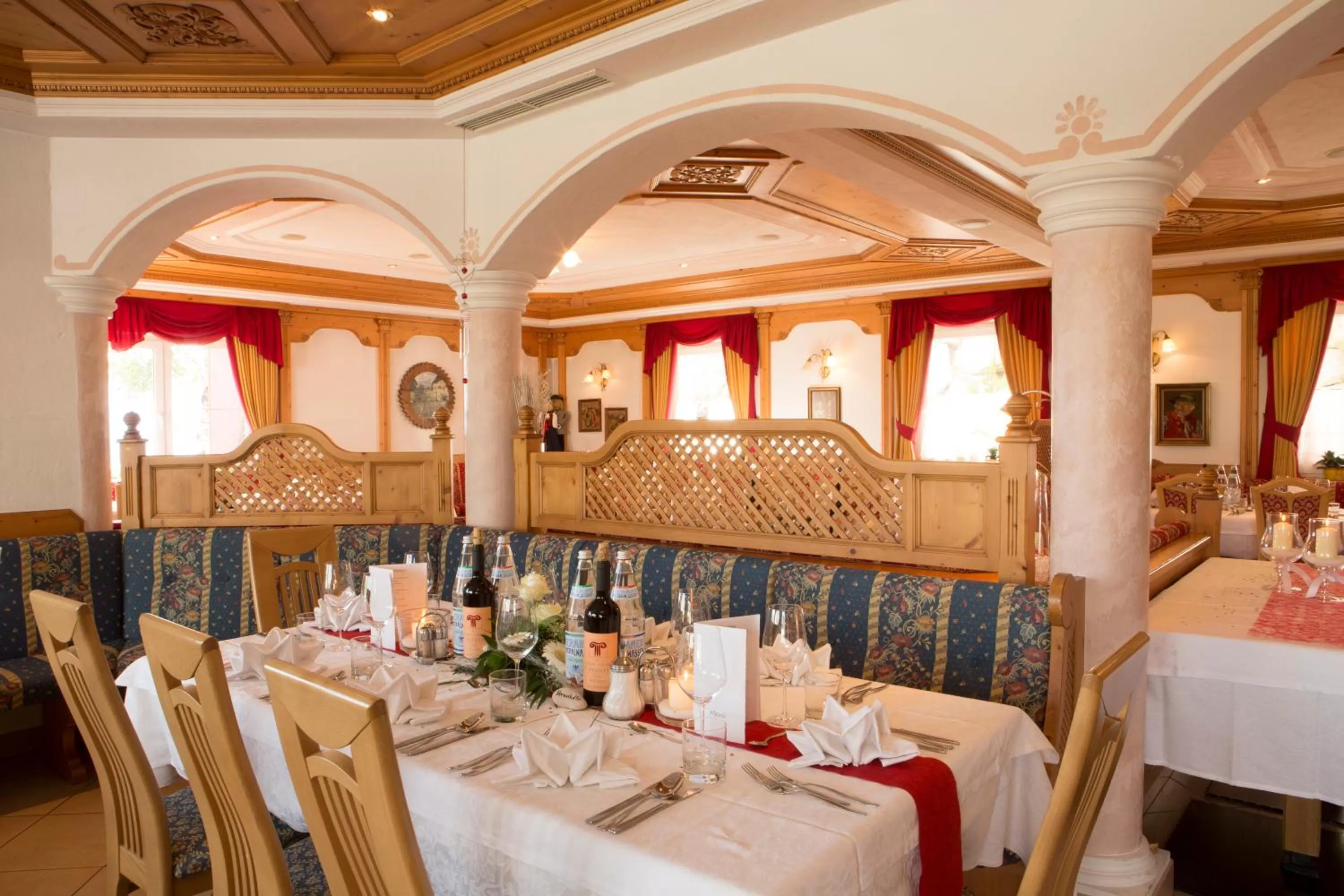 Restaurant/places to eat in Hotel Amaten