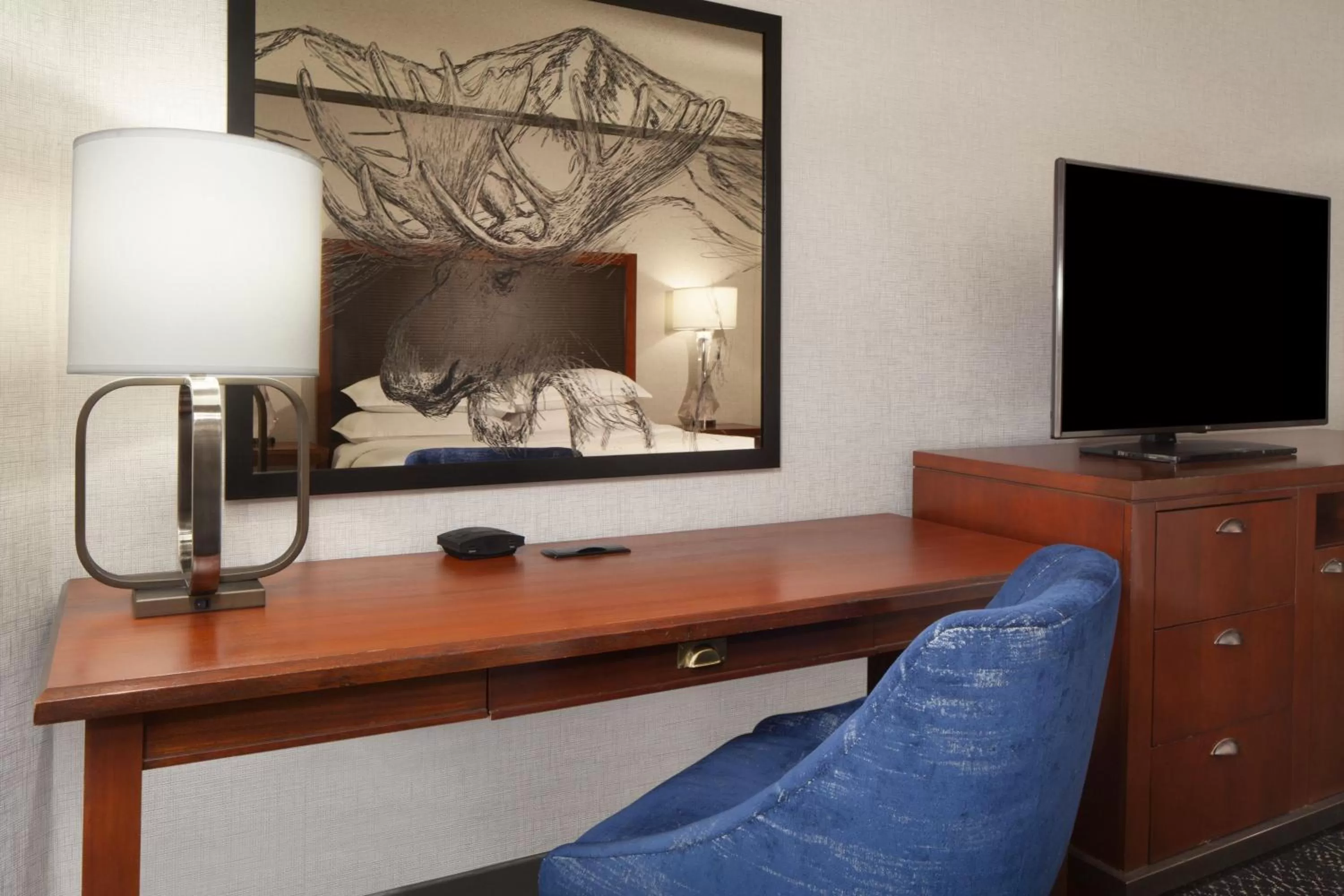 Photo of the whole room in Sheraton Anchorage Hotel