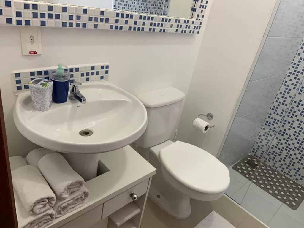 Toilet in Pousada Mar de Cristal