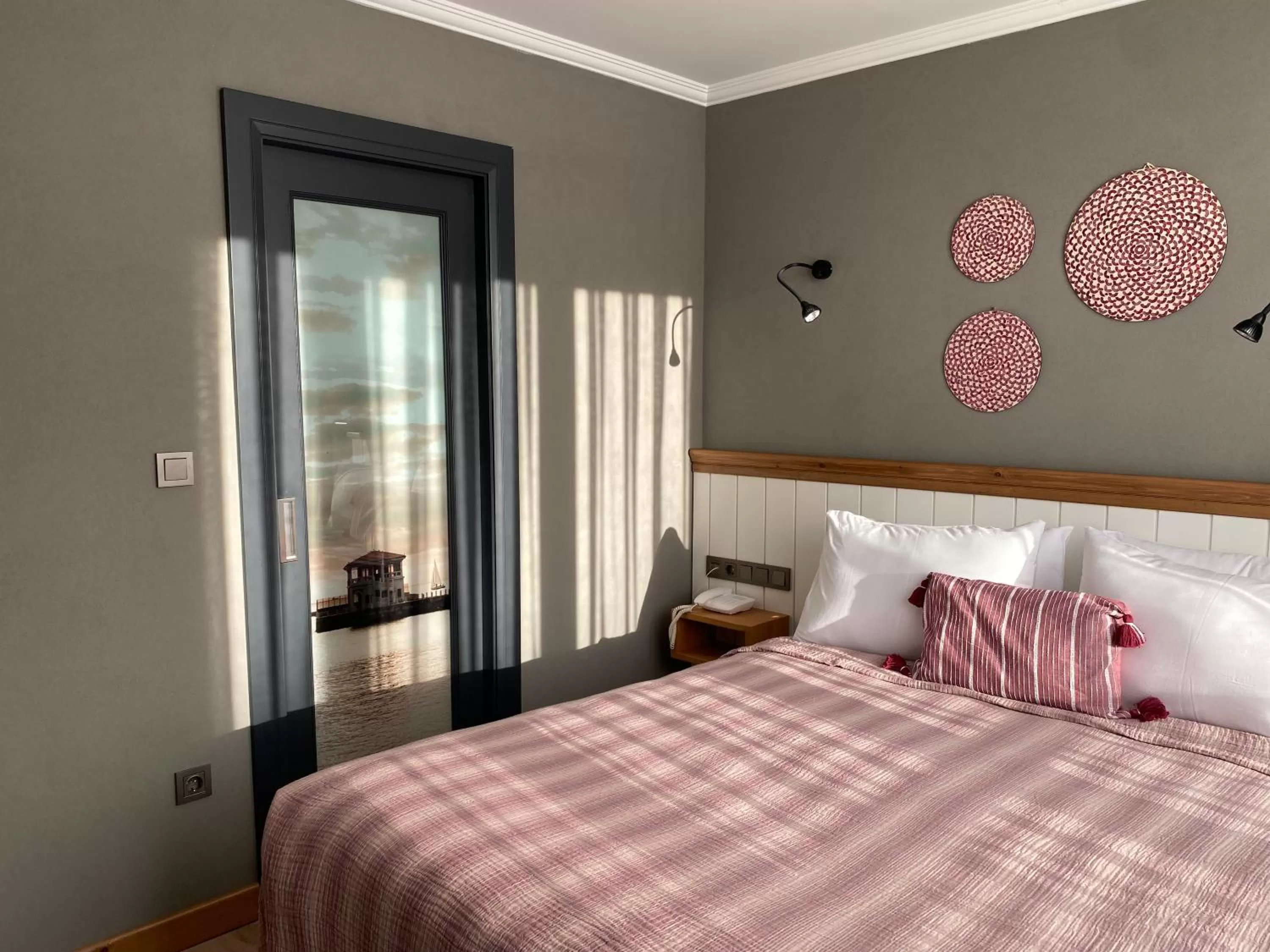 Bed in Istanbul Old City Colorful Houses Balat PETRION Hotel