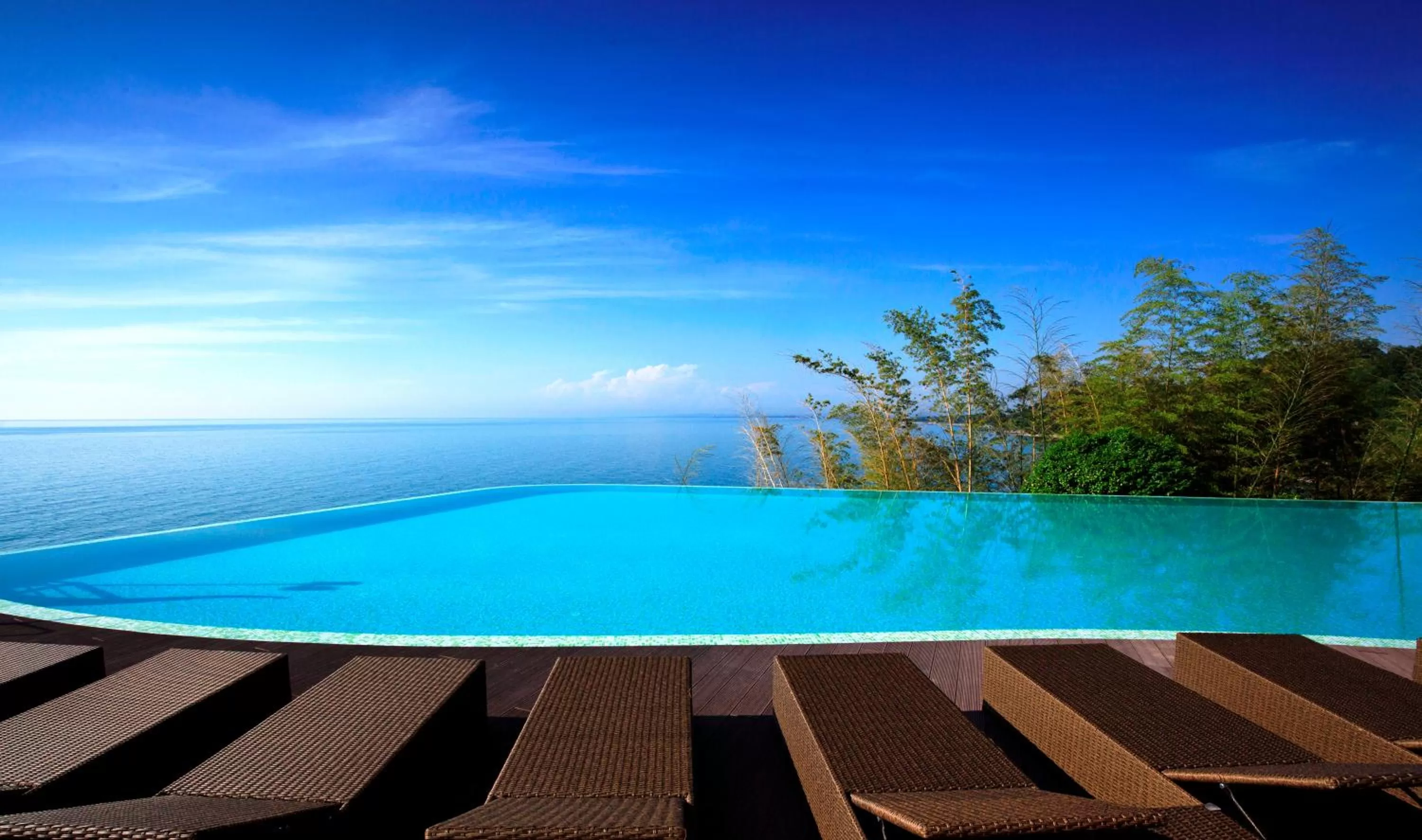 Swimming pool in Castello Mare Hotel