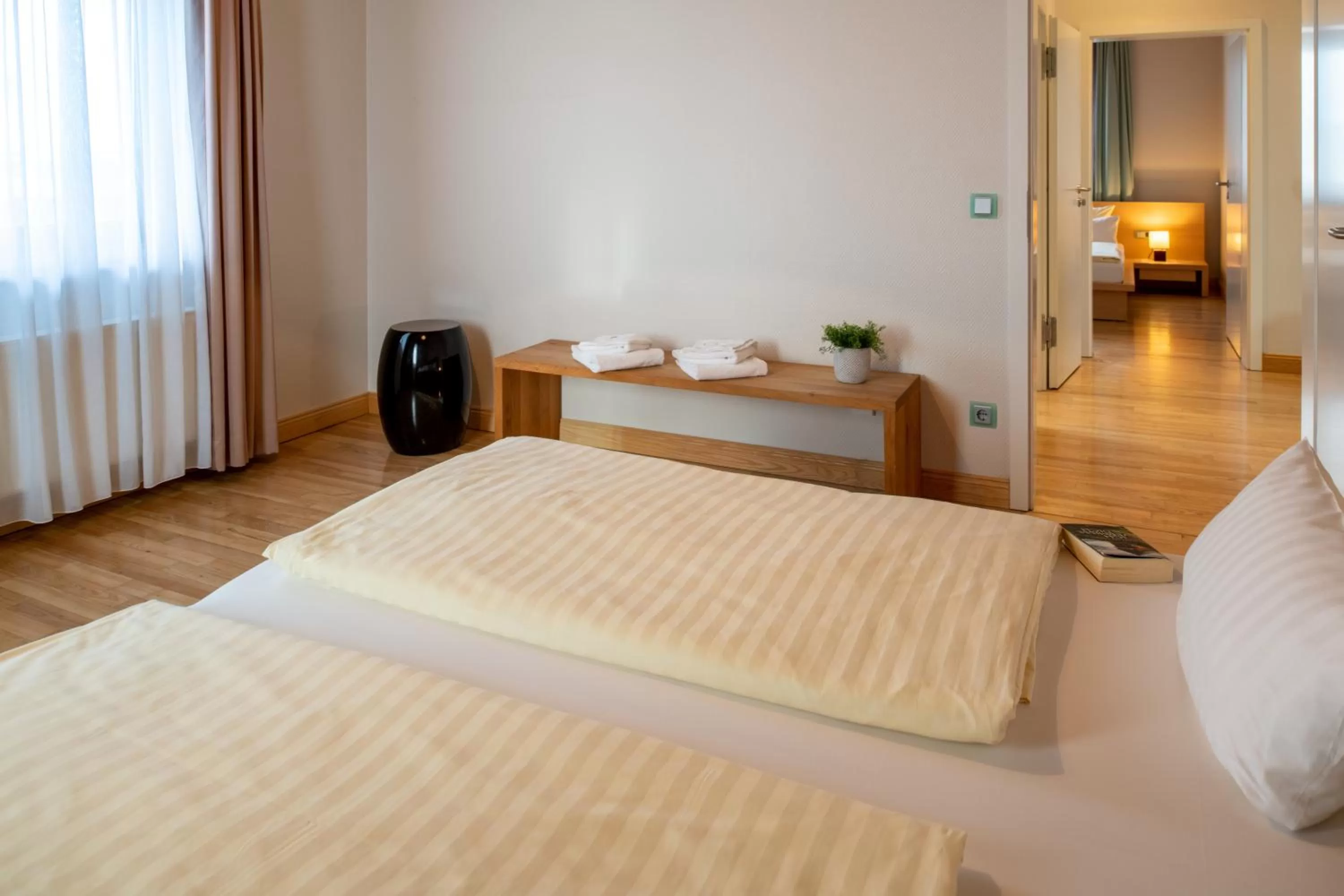 Bedroom, Bed in Recknitztal-Hotel Marlow