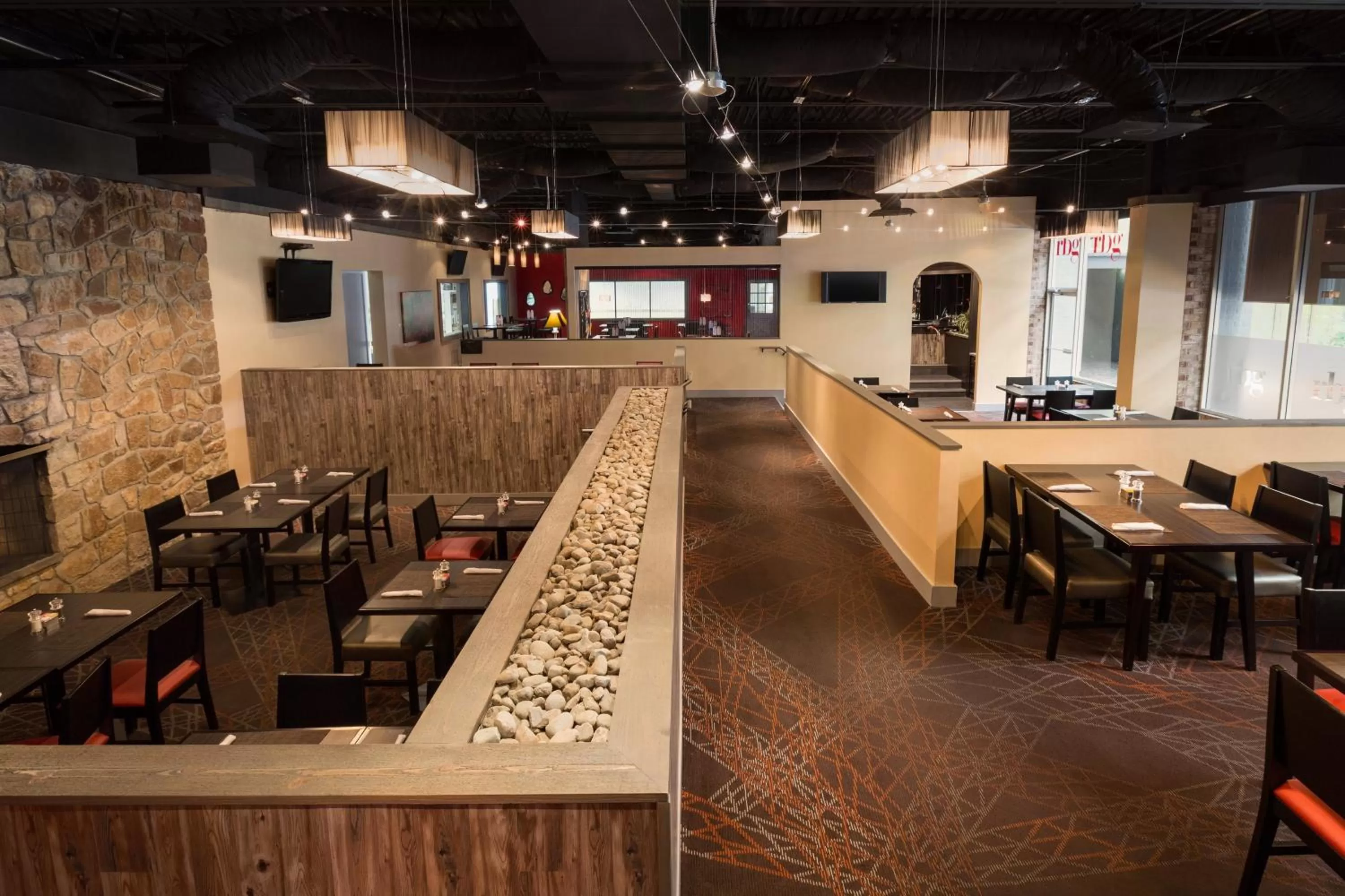 Restaurant/Places to Eat in Ramada by Wyndham Clarion