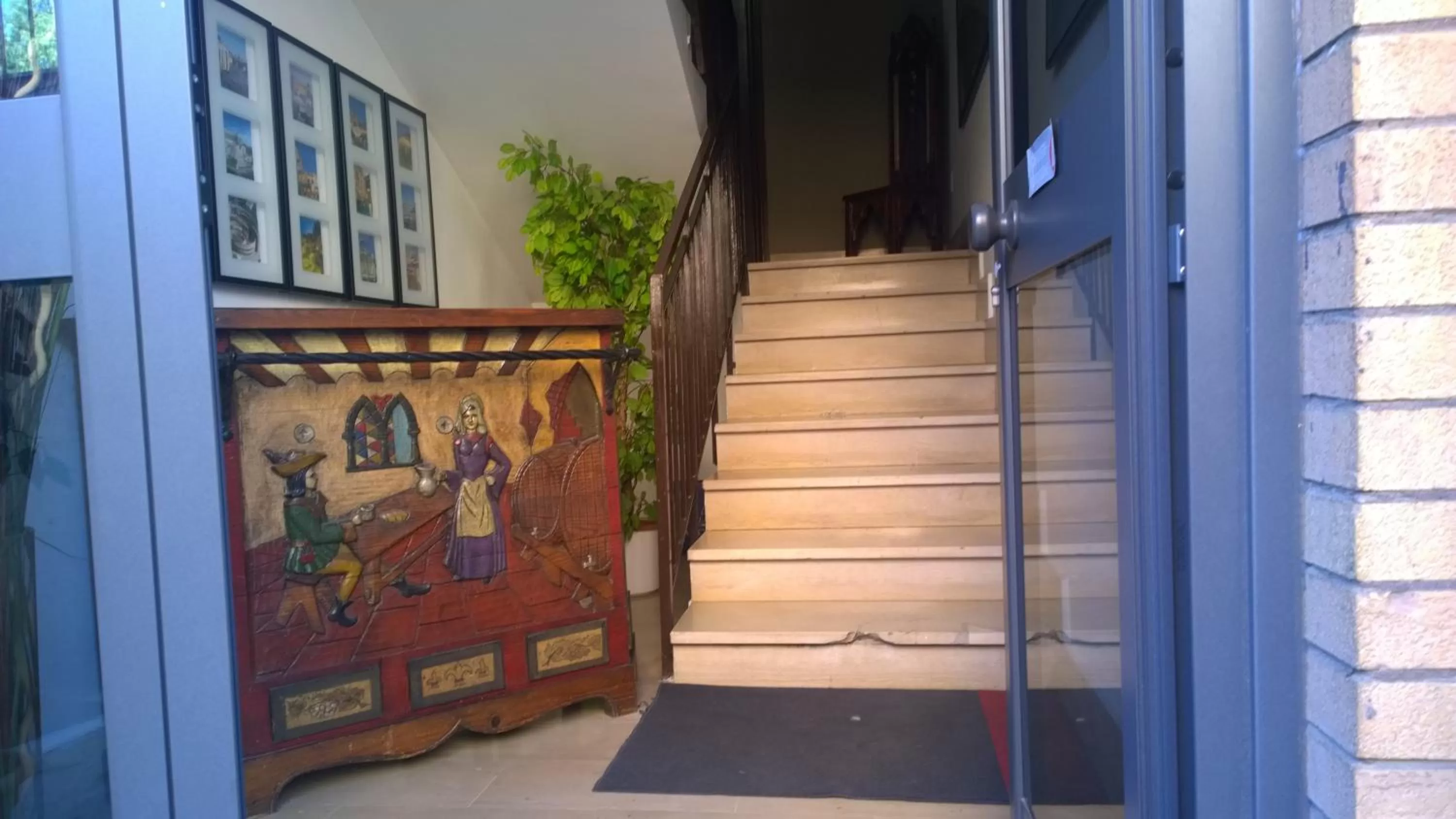 Facade/entrance in Almi Rooms