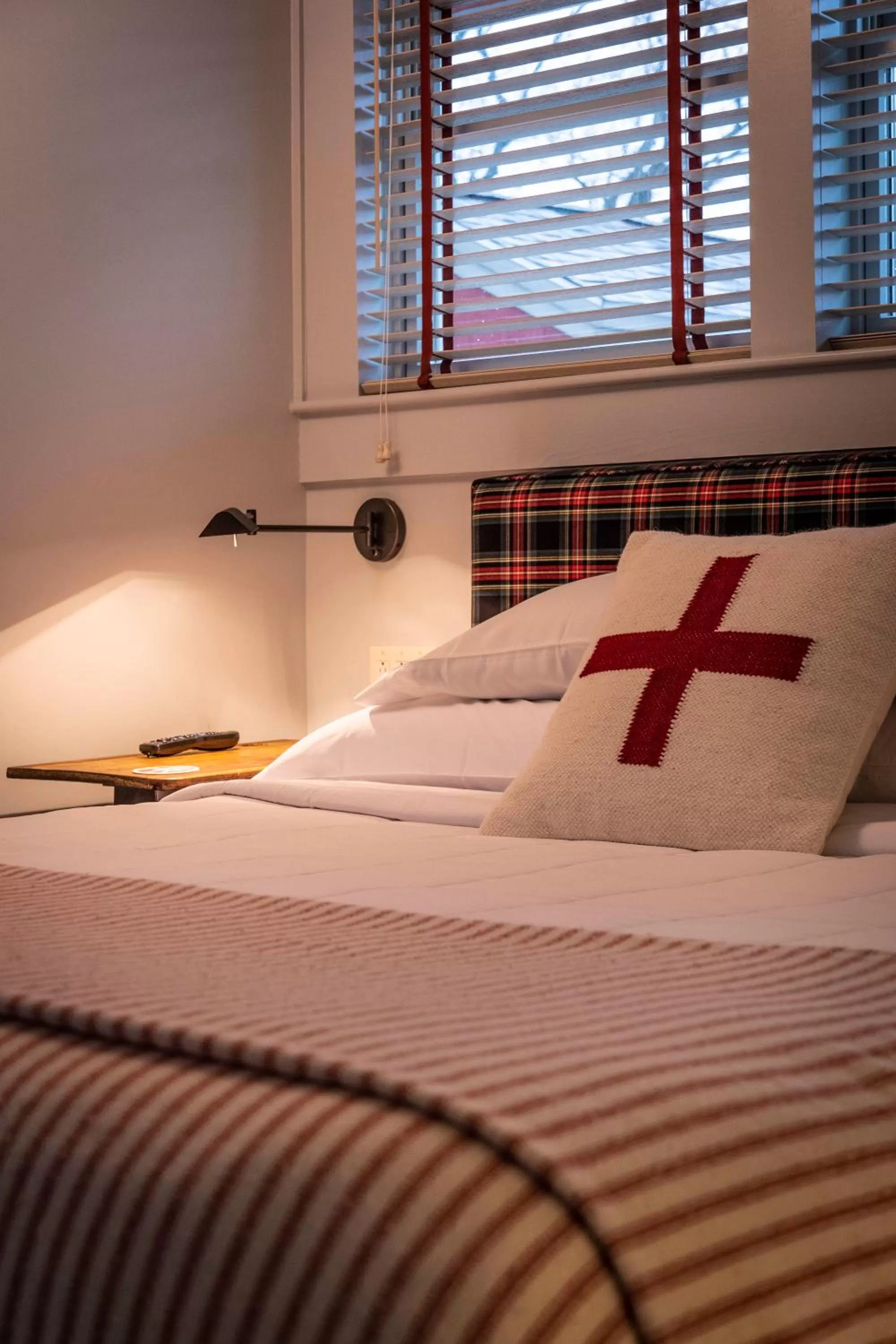 Bed in Hotel Broad Ripple