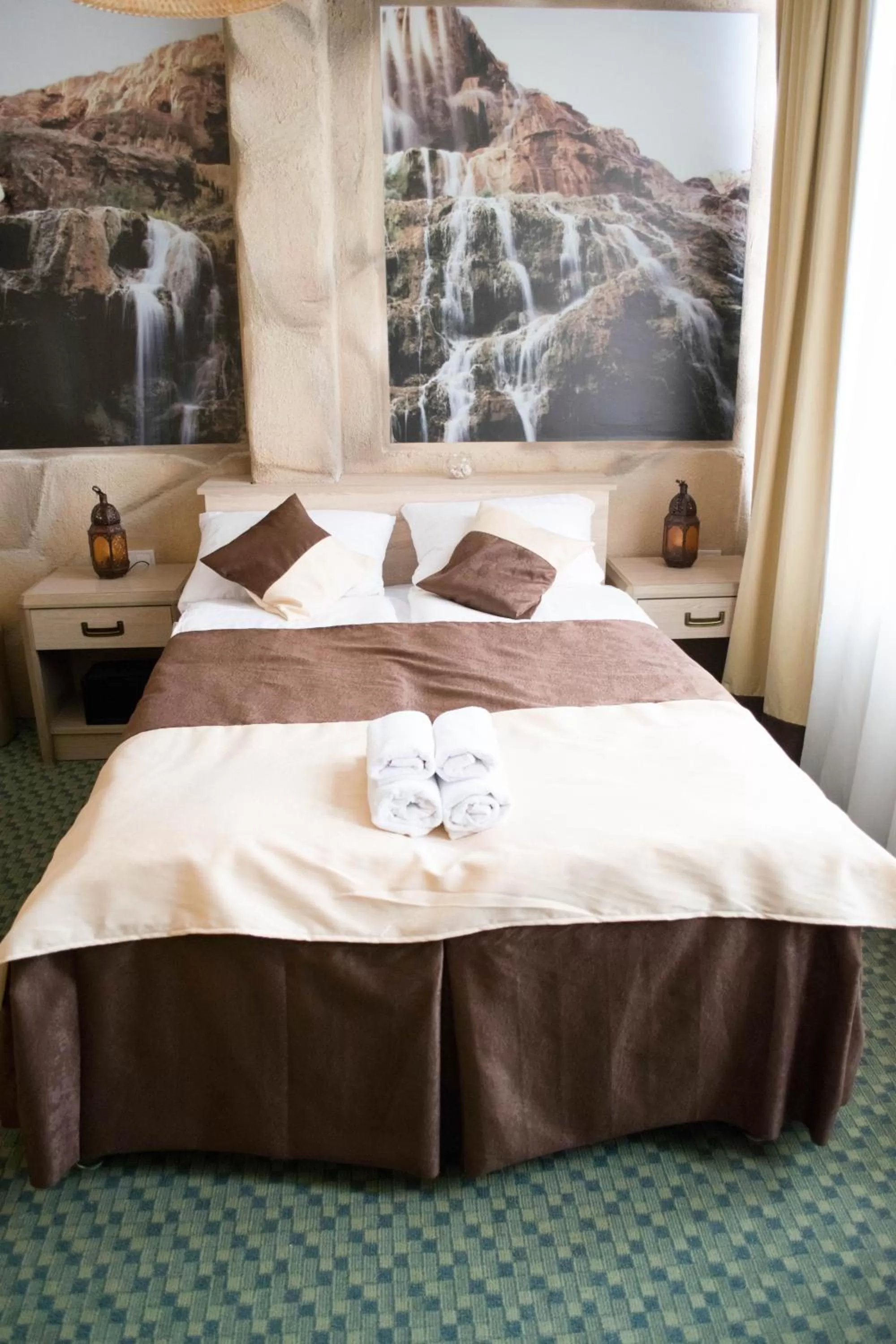 Bedroom, Bed in Petra Hotel