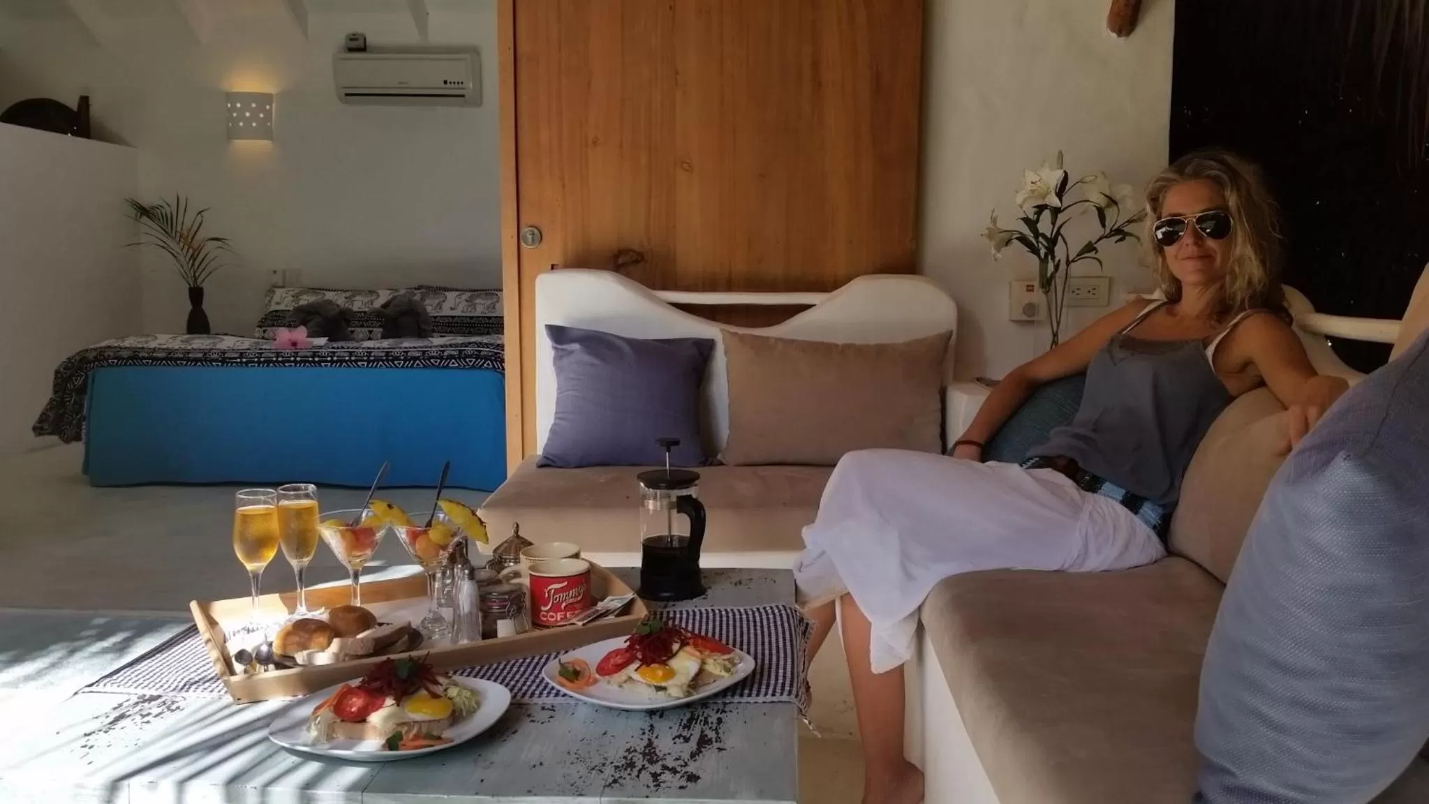 People in Casa Picaflor