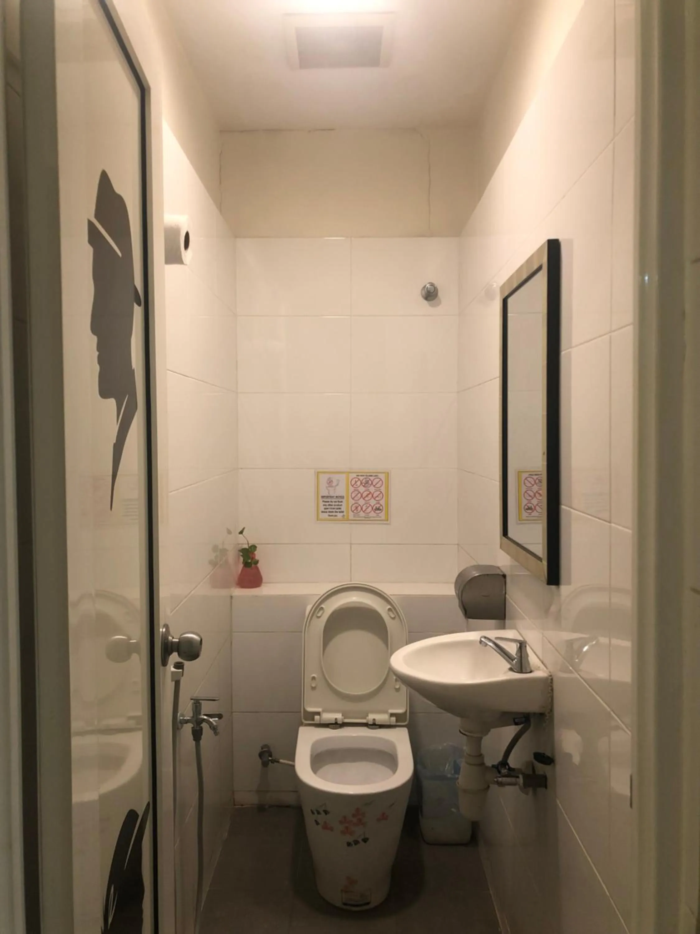 Toilet in Rain Forest Hotel