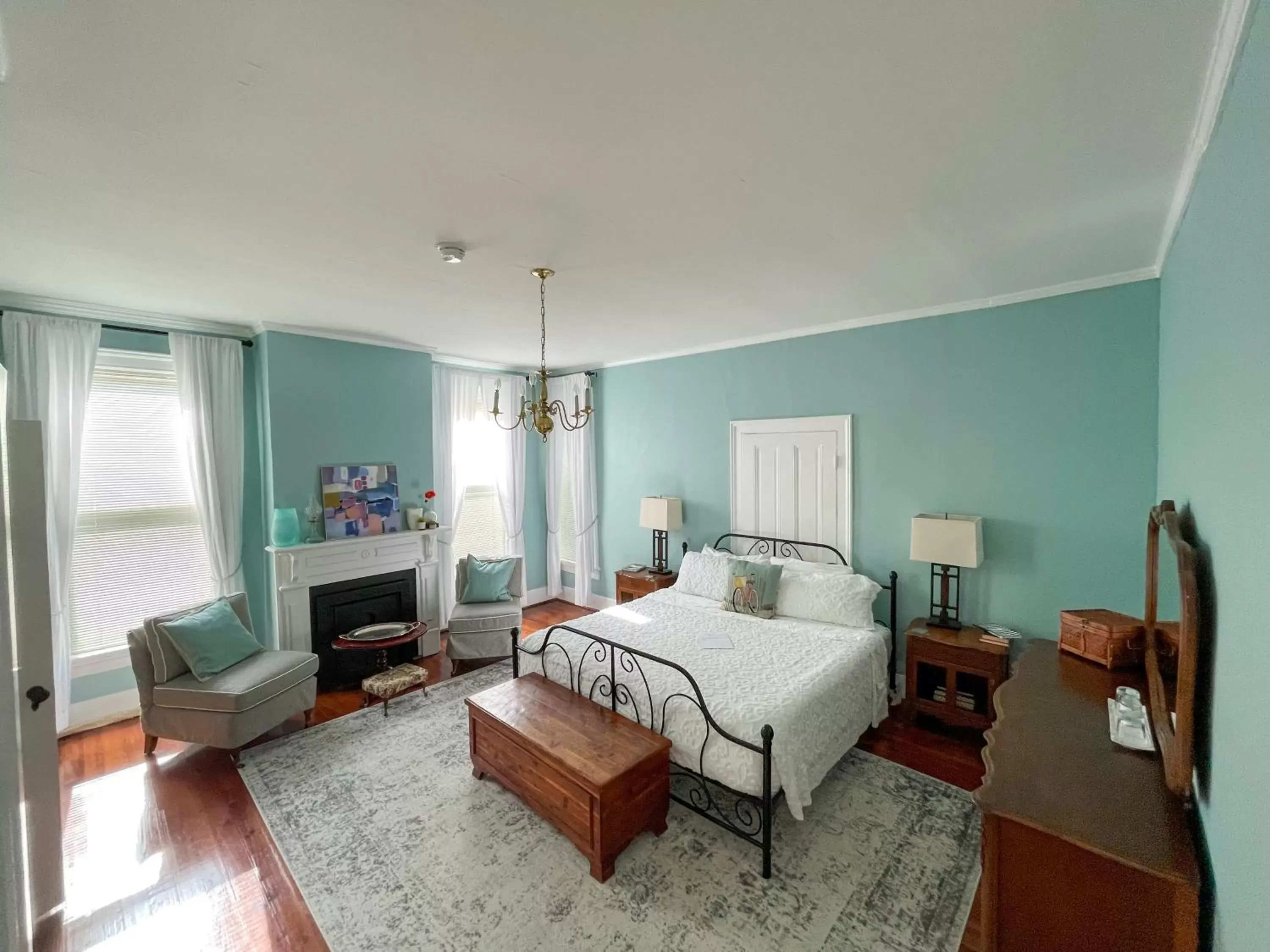 King Room in Meadows Inn King Room in Meadows Inn