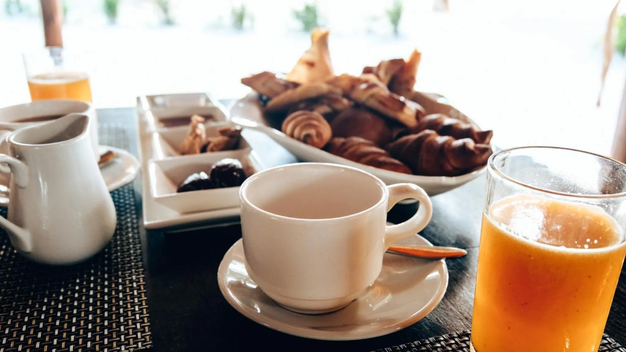 Continental breakfast in Hakuna Majiwe Beach Lodge