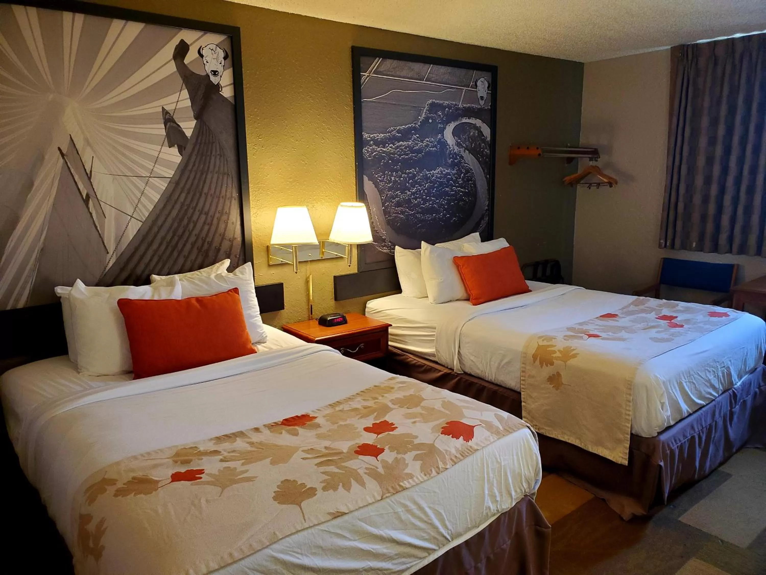 Bedroom, Bed in Bison Plains Lodge