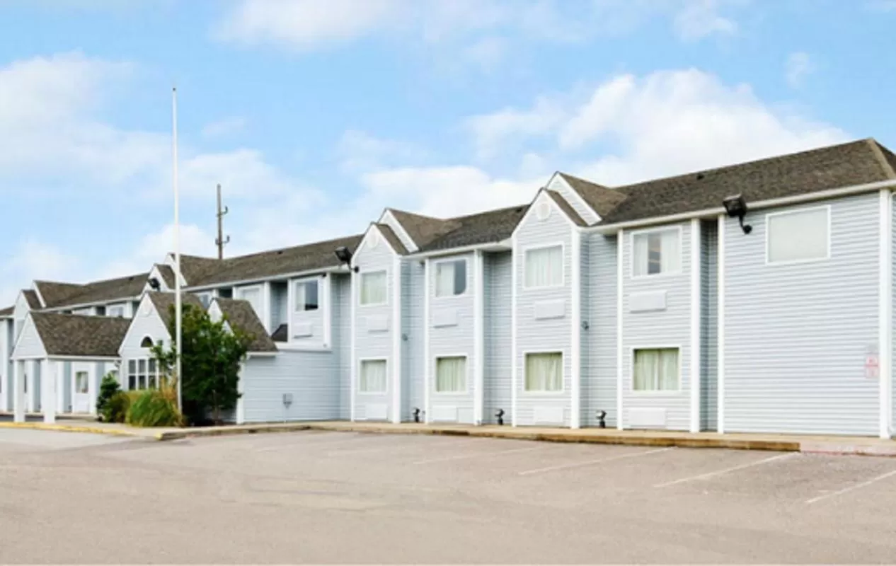Property building in Americas Best Value Inn and Suites Ada