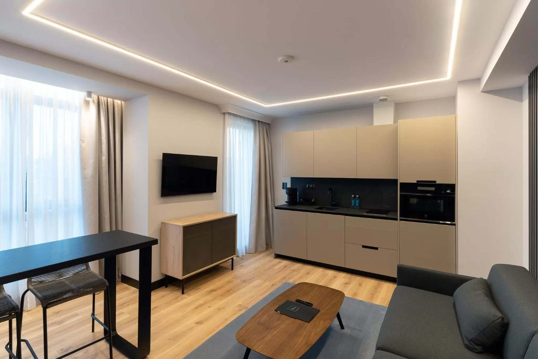 TV and multimedia, TV/Entertainment Center in Mauro Suites