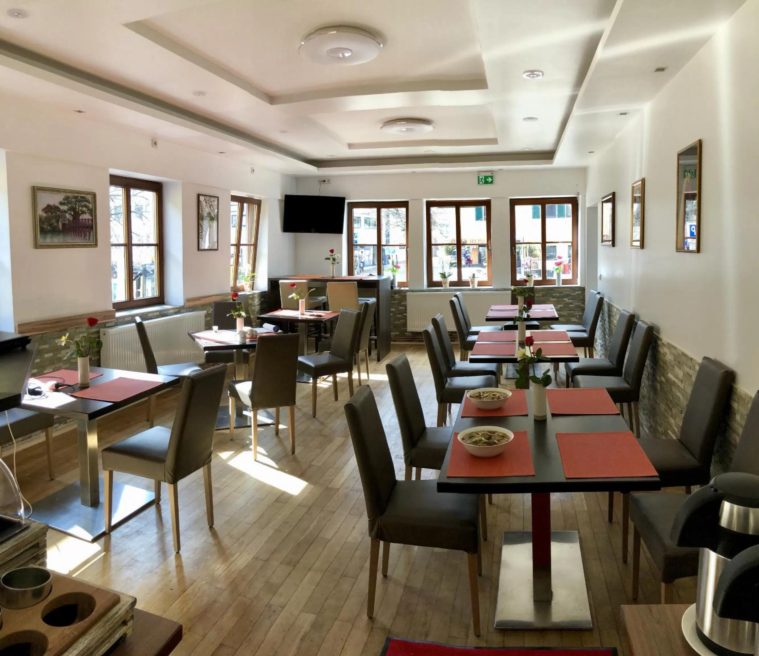 Restaurant/places to eat in A Lotus Hotel