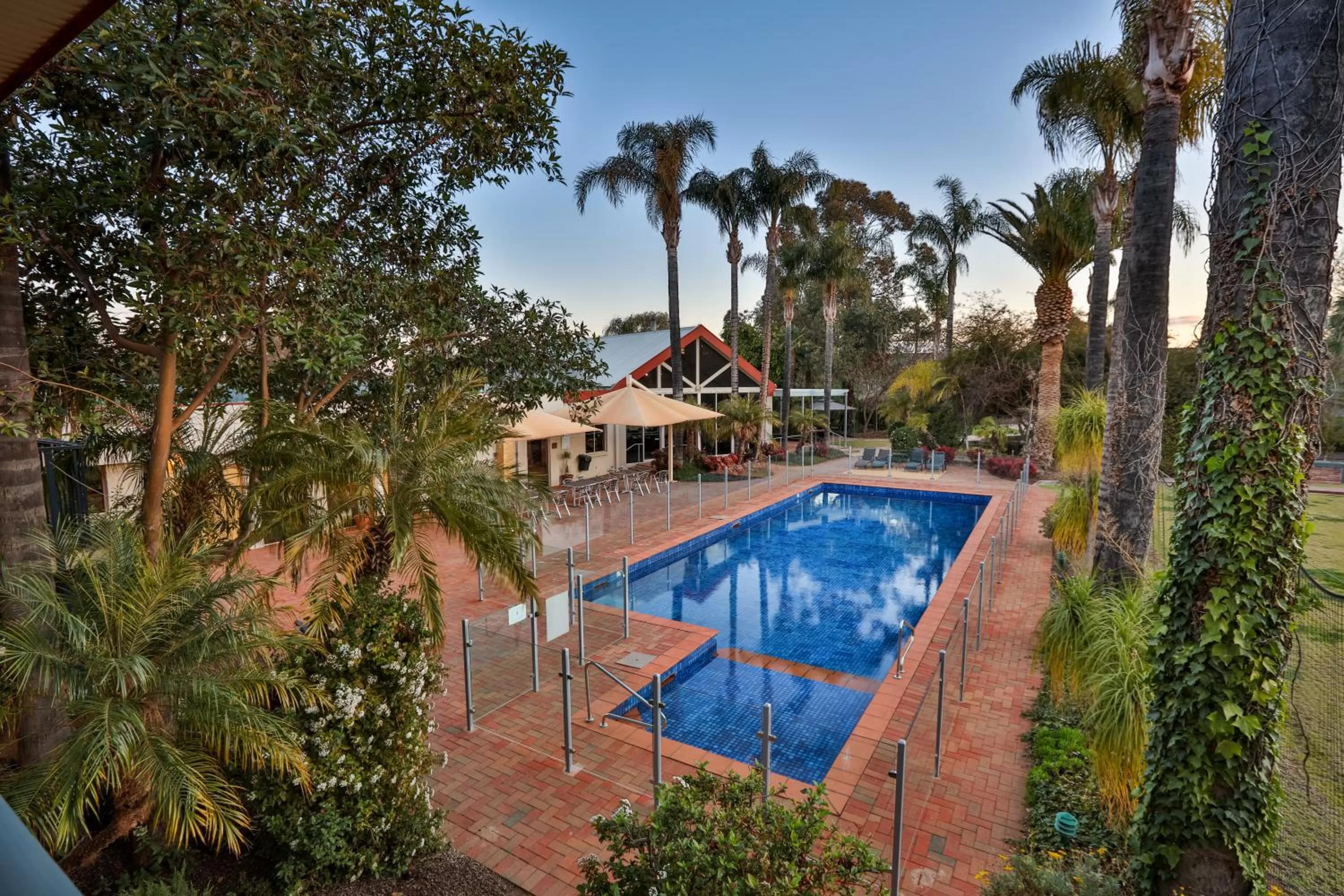 Pool view in Mildura Inlander Resort