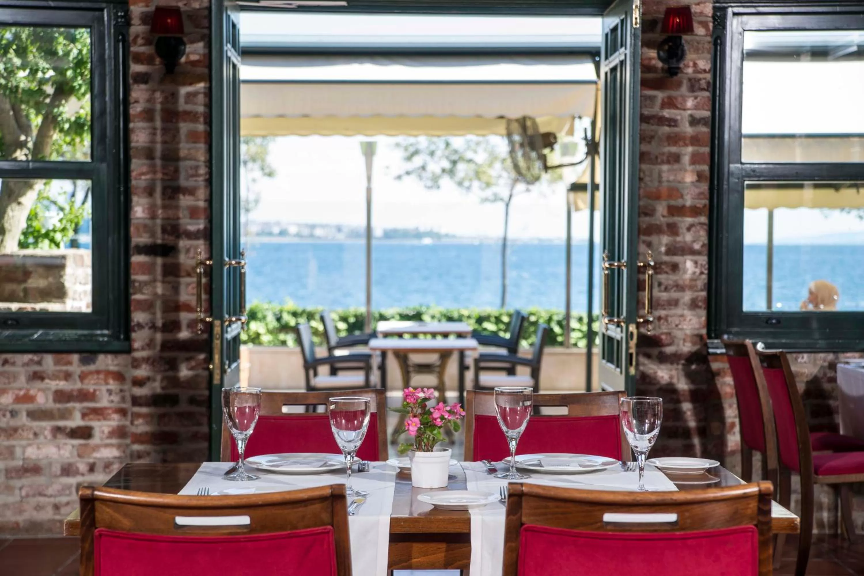 Restaurant/places to eat in Radisson Hotel Istanbul Sultanahmet