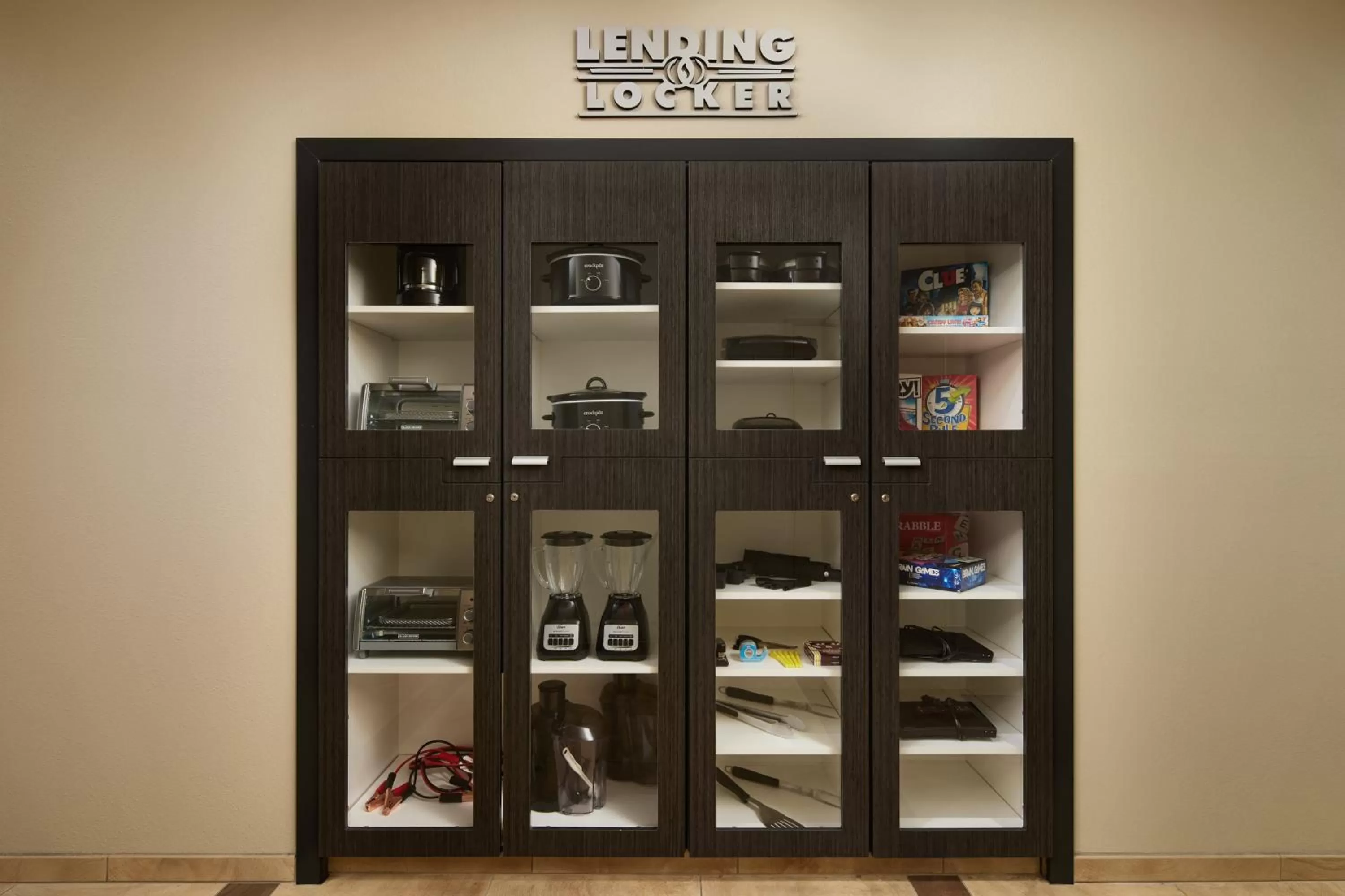 Lobby or reception in Candlewood Suites Valdosta Mall by IHG