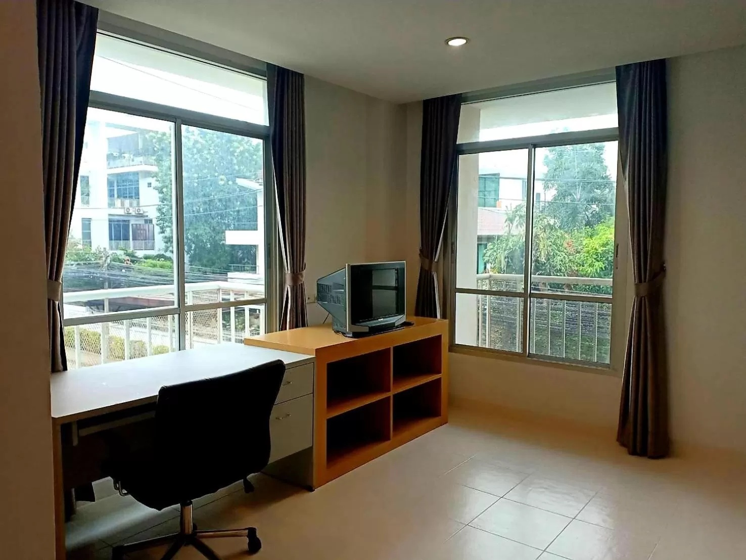 Photo of the whole room in Sena House