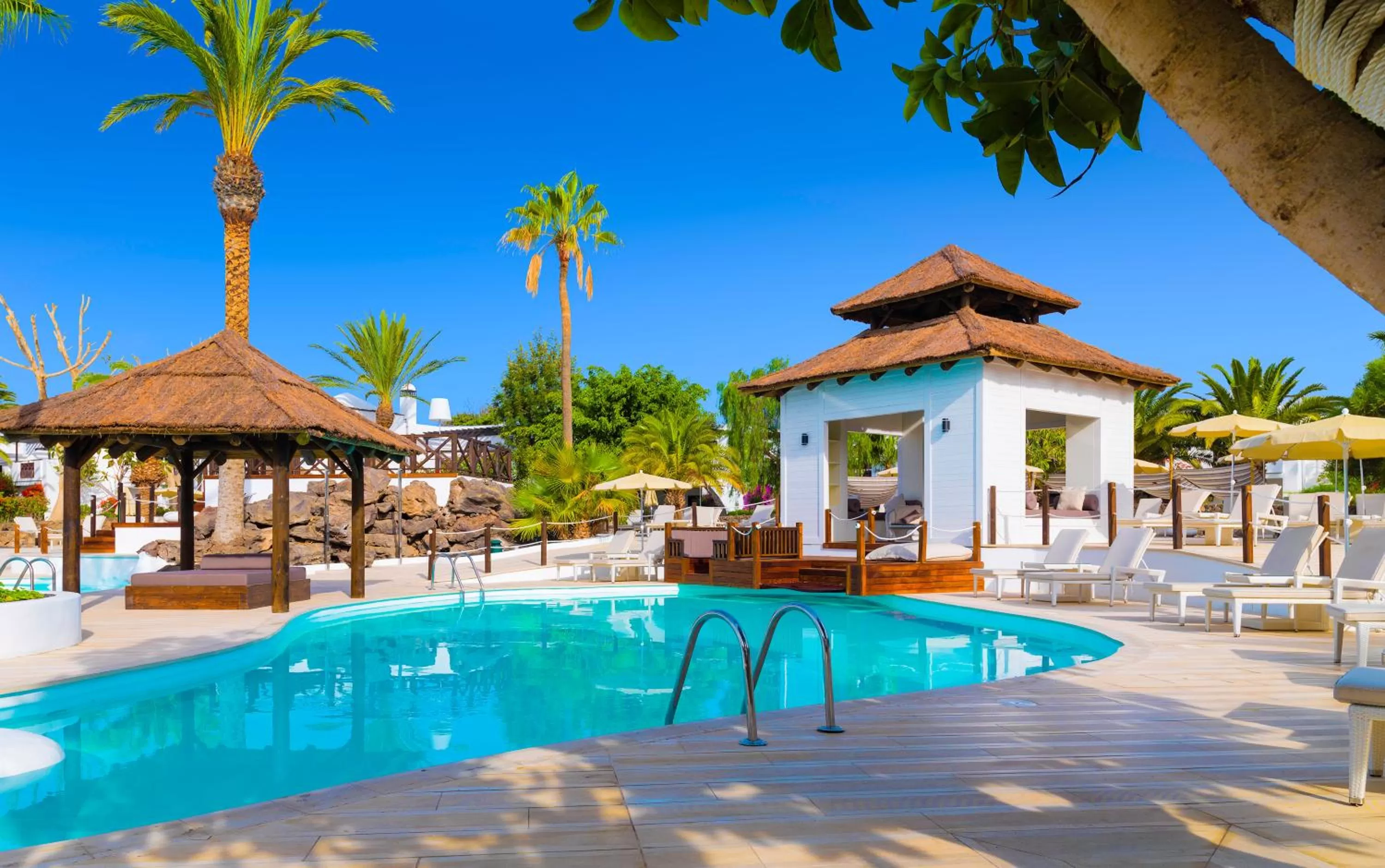 Swimming pool in Boutique Hotel H10 White Suites - Adults Only