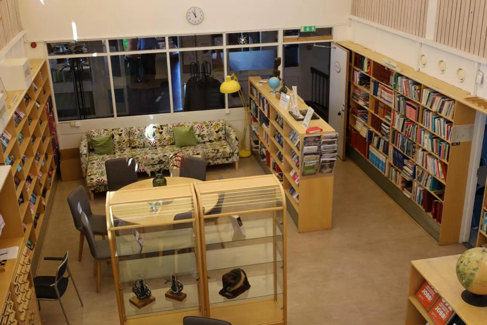 Library in STF Malmfältens Folkhögskola