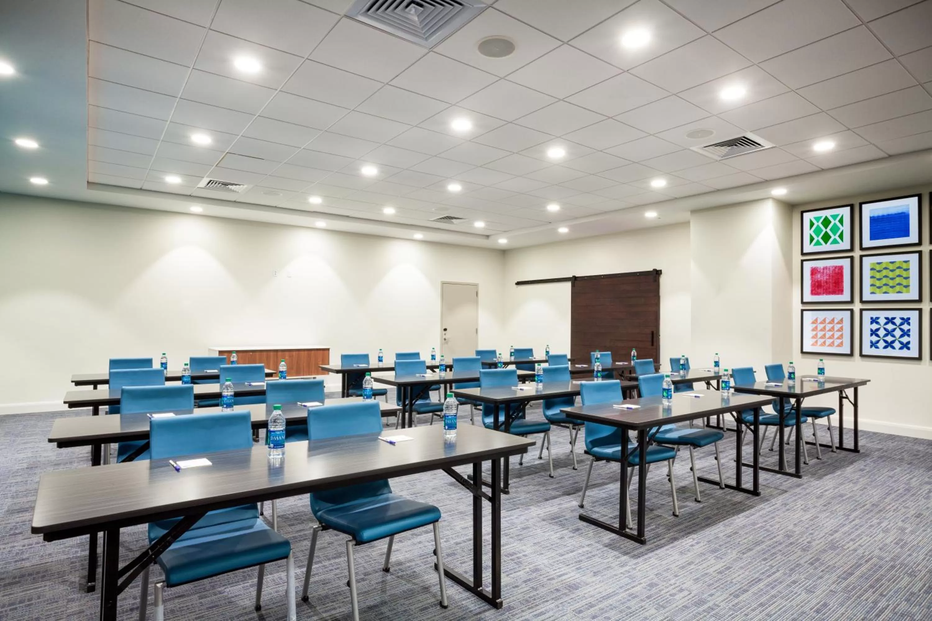 Meeting/conference room in Holiday Inn Express & Suites Panama City Beach - Beachfront by IHG