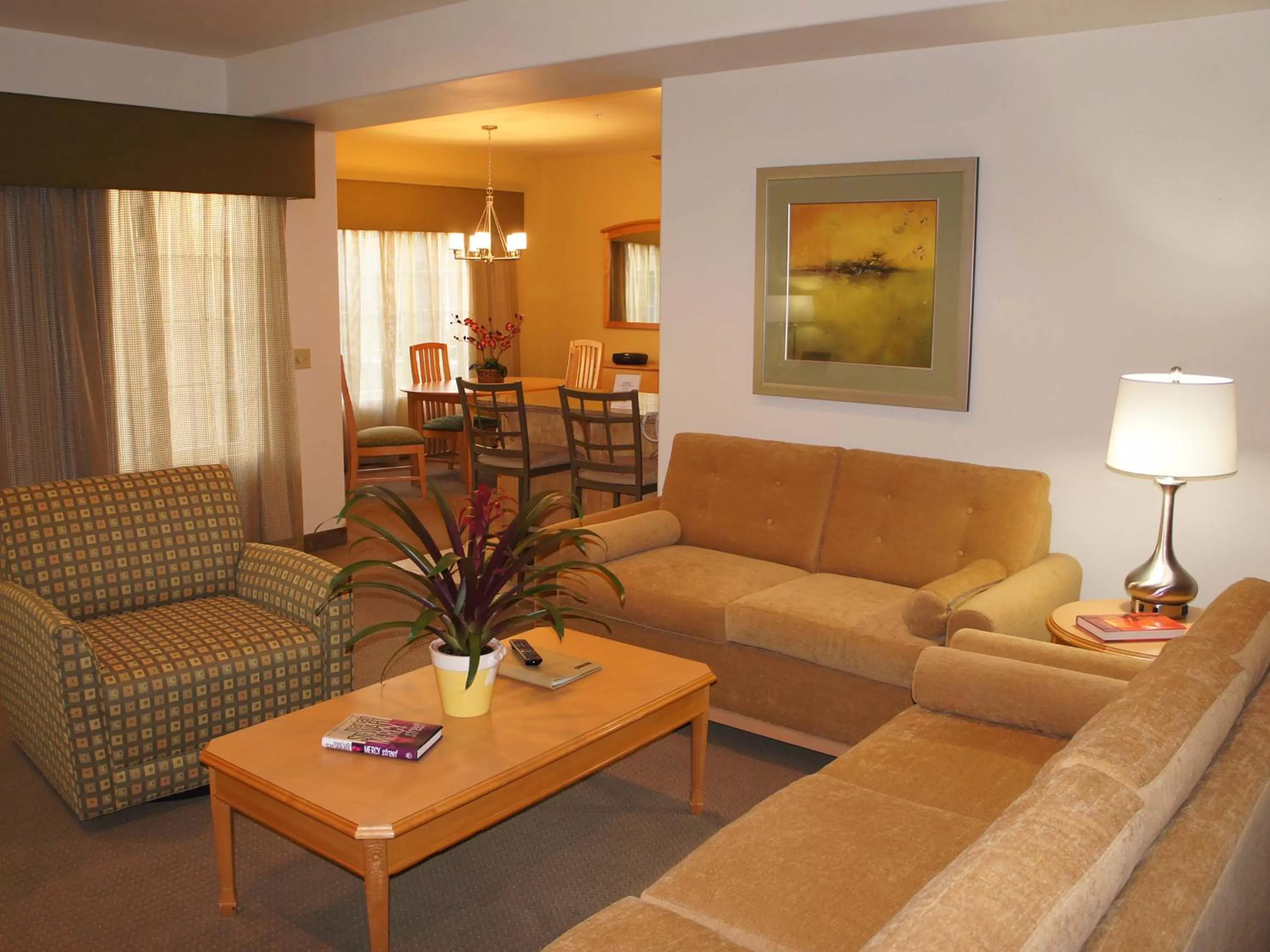 Seating area in Raintree's Cimarron Golf Resort Palm Springs