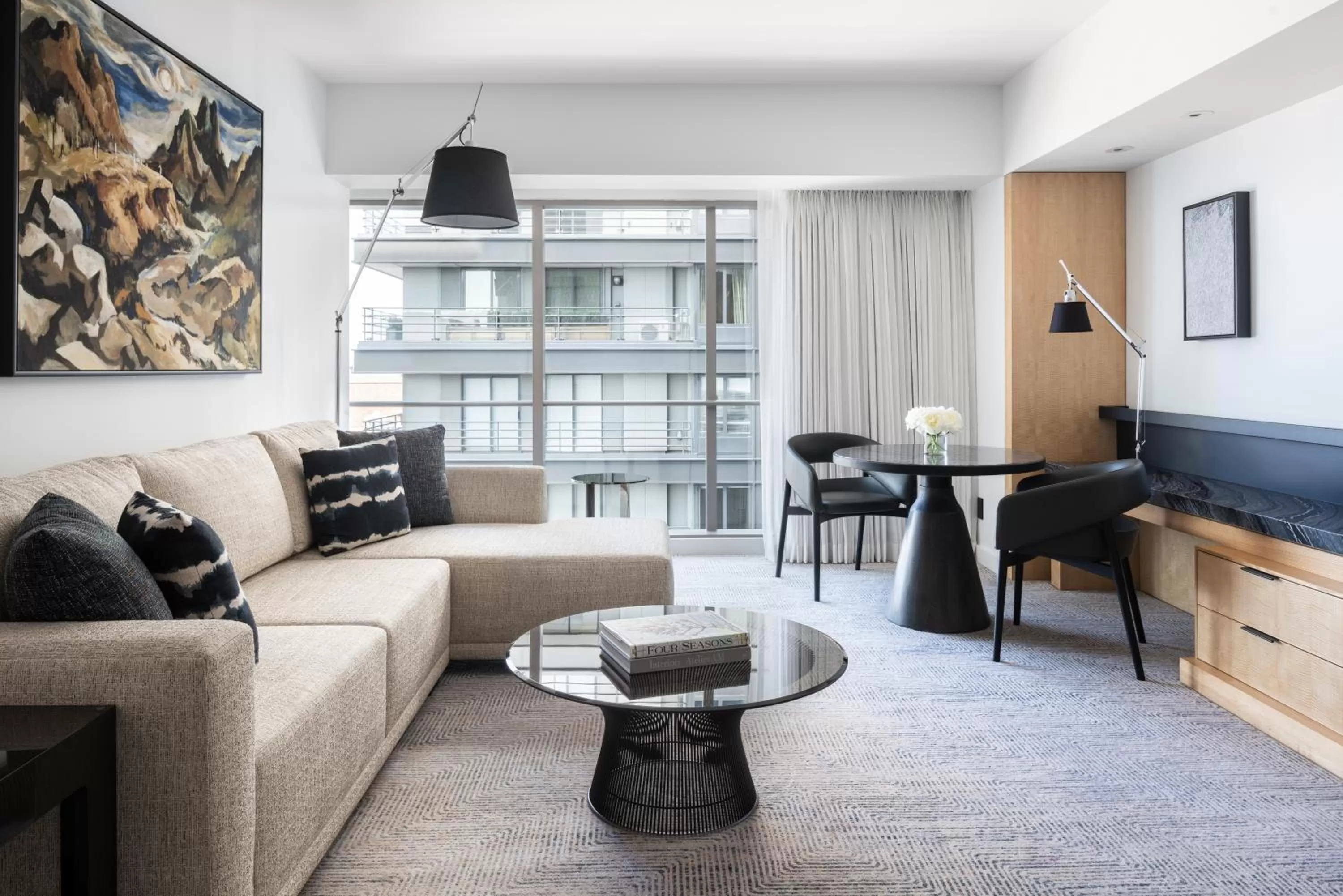Living room in Four Seasons Hotel Seattle