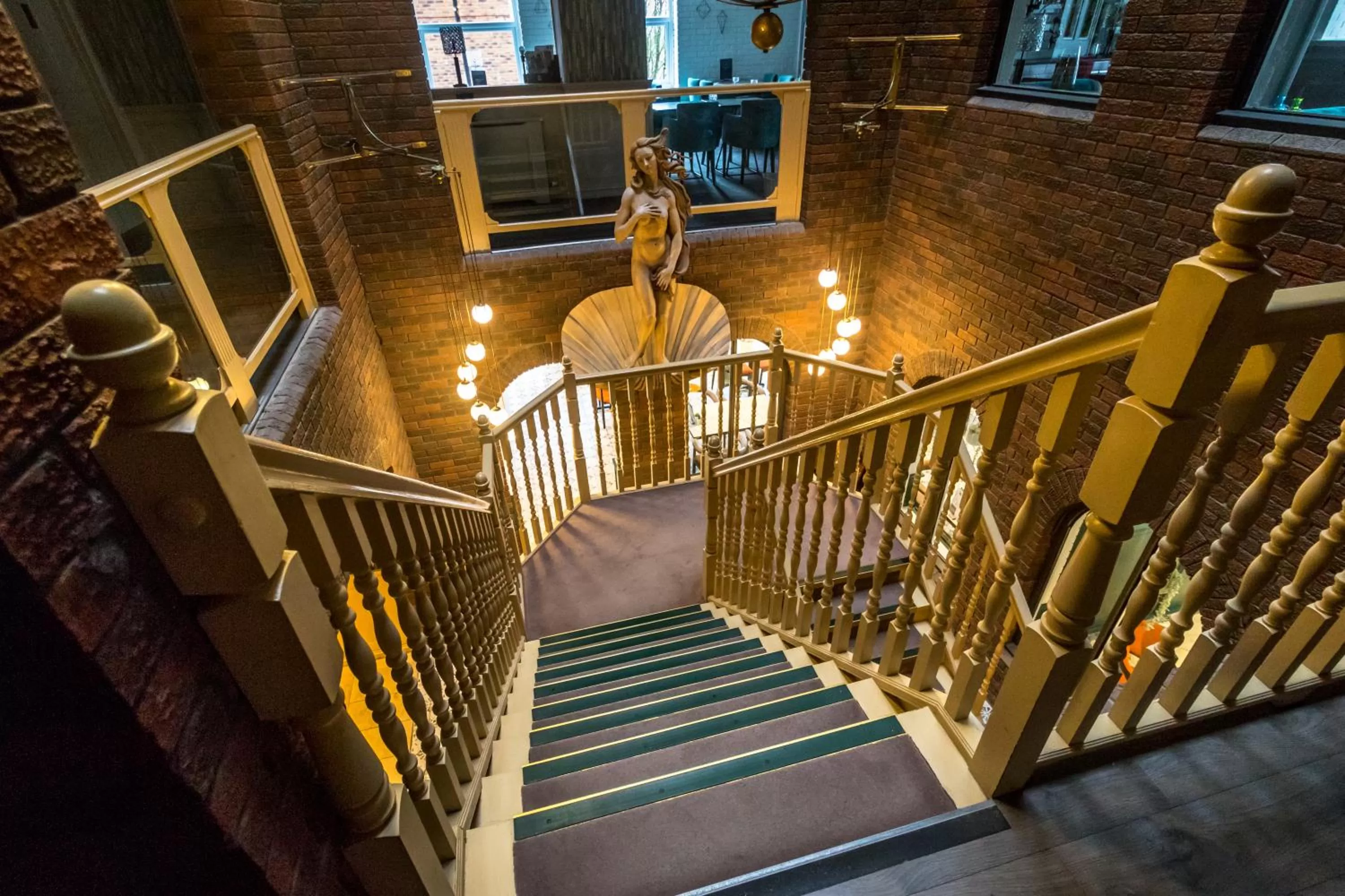 Lounge or bar in Washington Central Hotel and Sleepwell Inn