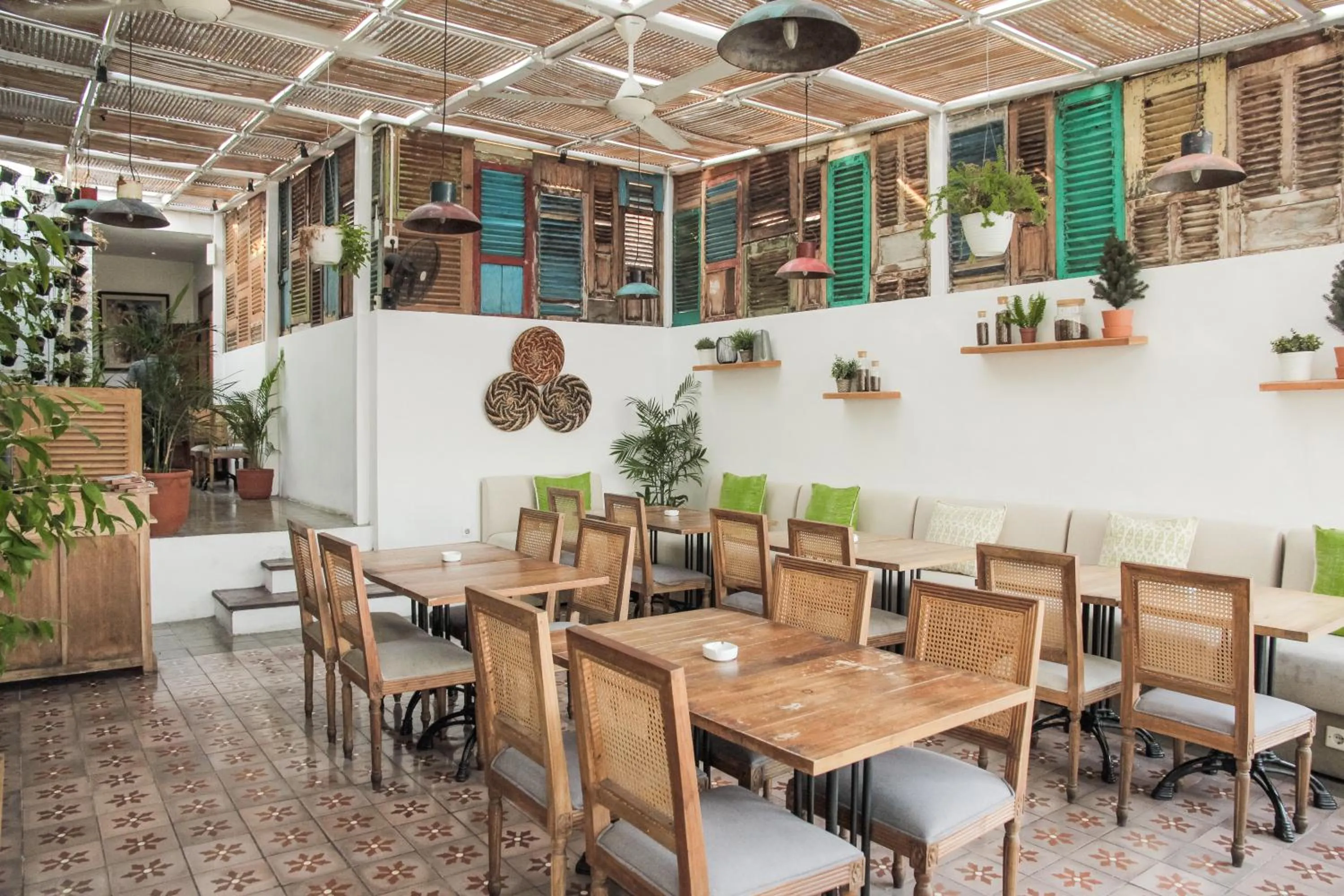 Restaurant/places to eat in Adhisthana Hotel Yogyakarta