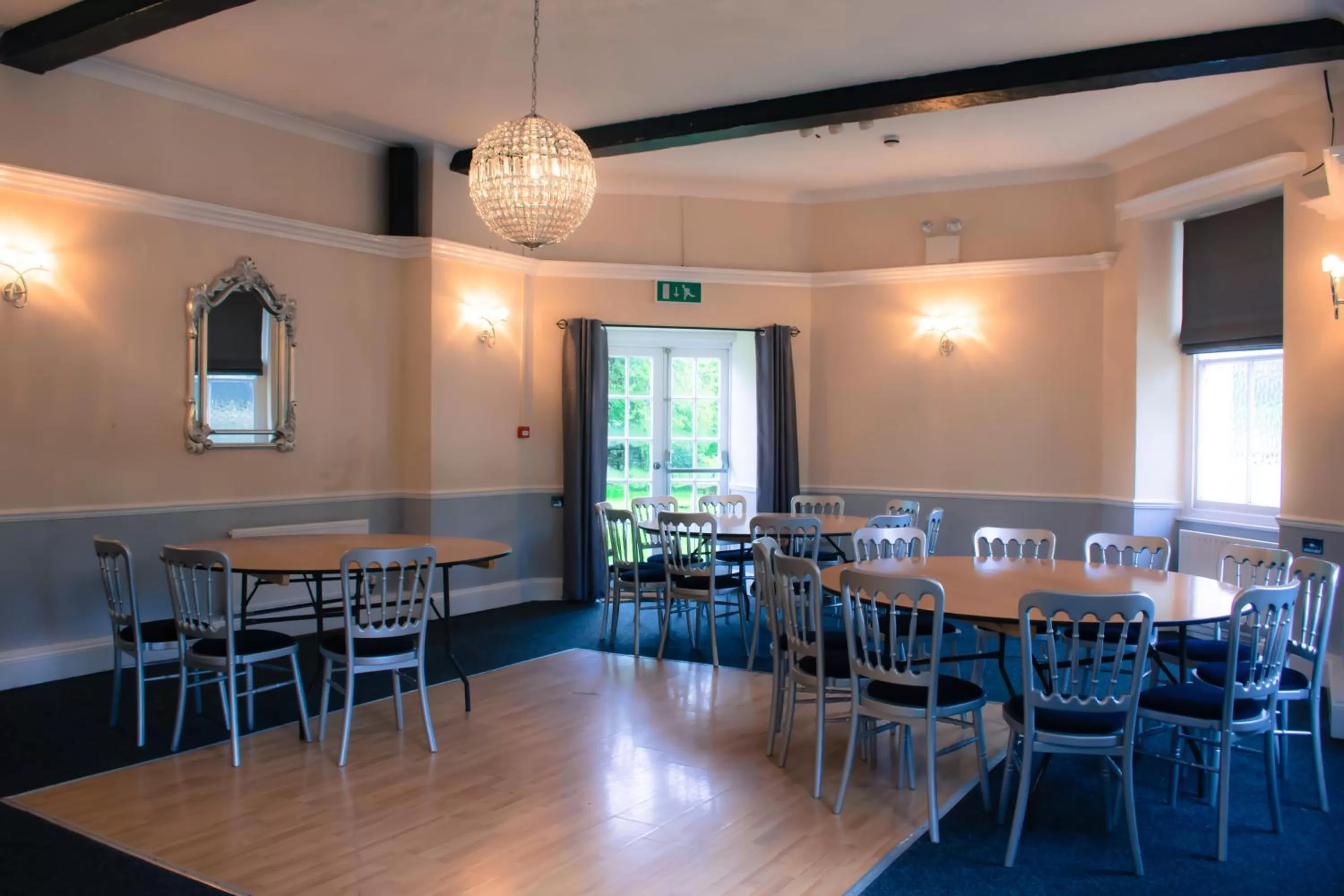 Restaurant/Places to Eat in The Old Down Inn