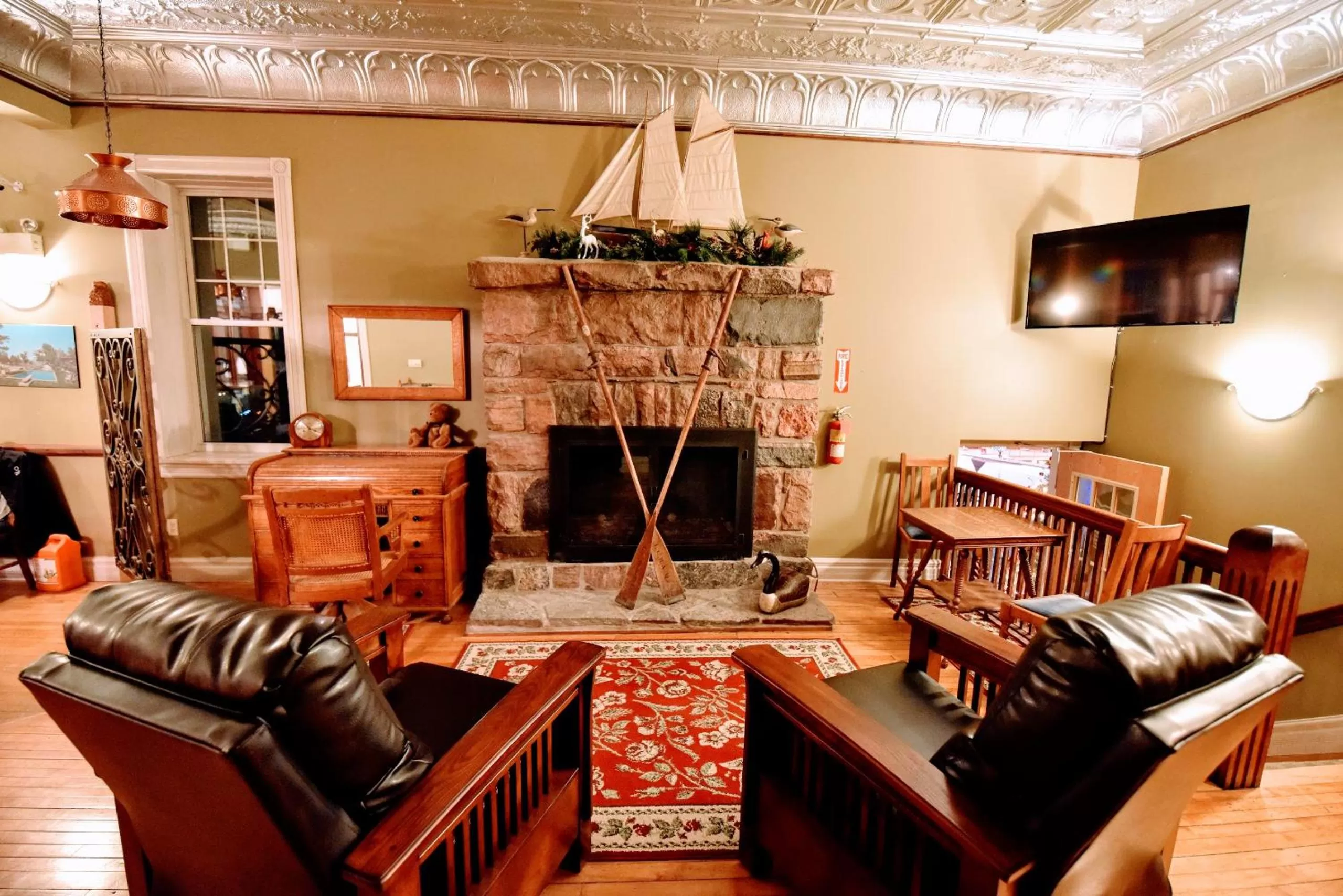 Lobby or reception in Burleigh Falls Inn