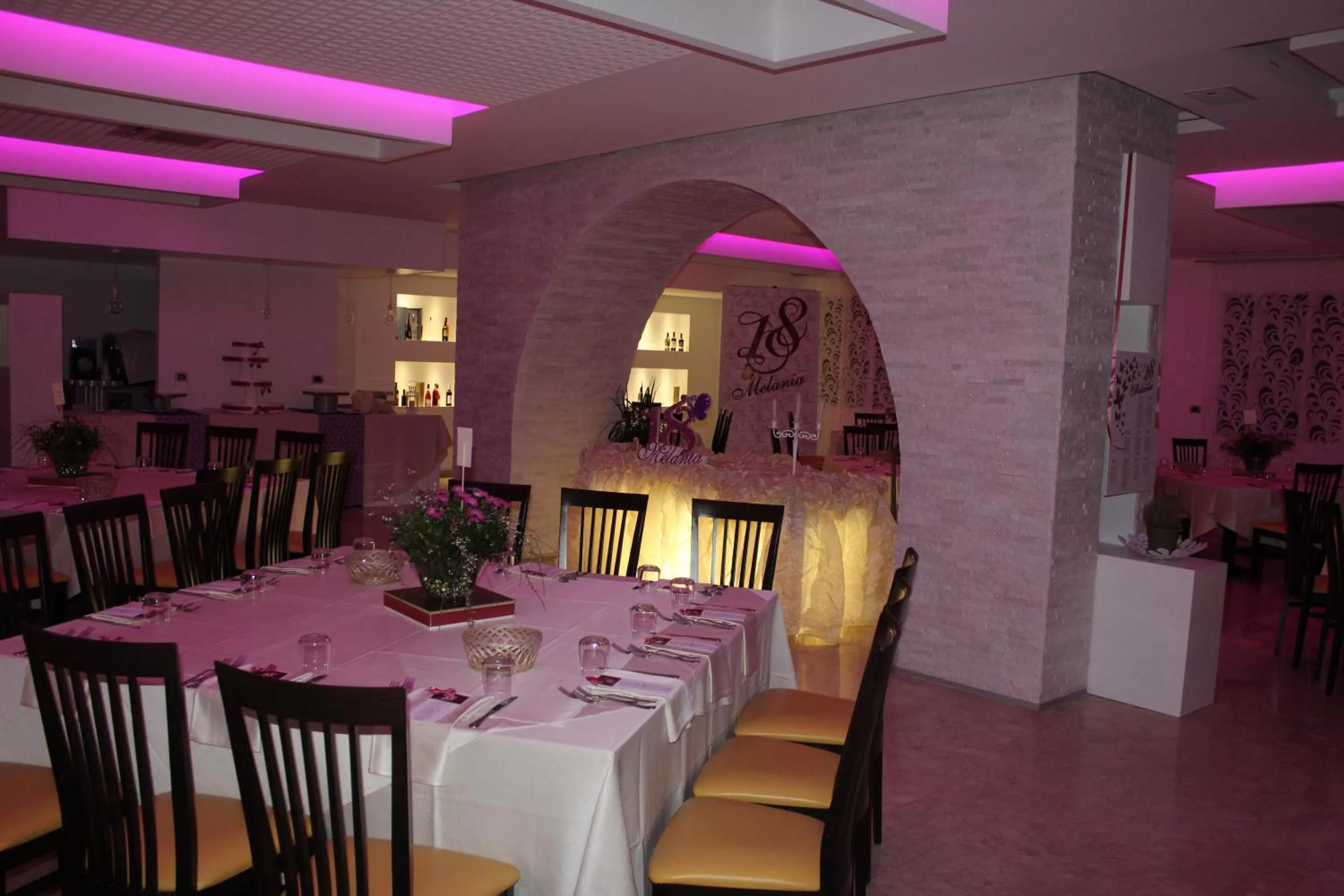 Restaurant/places to eat in Hotel Miramare