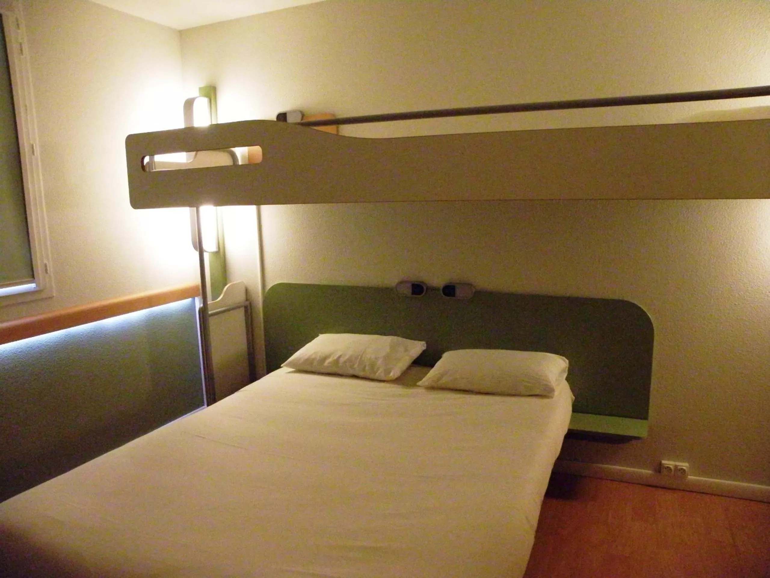 Bed in ibis budget Montauban Les Chaumes